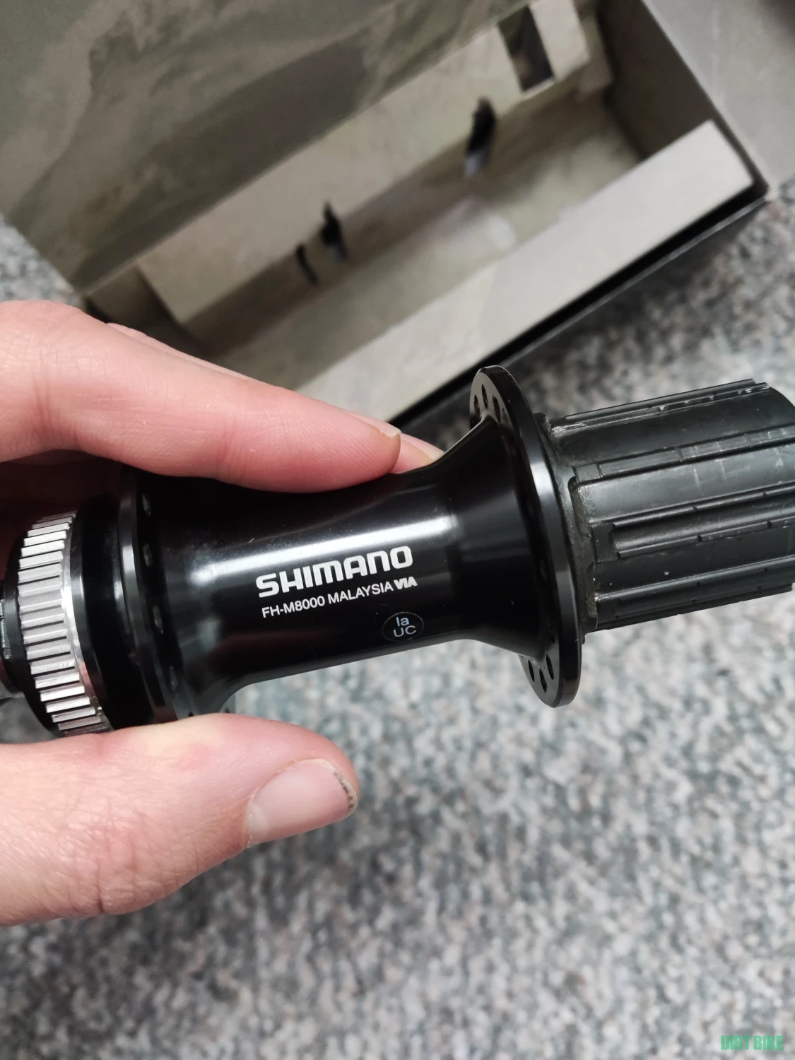 1. Butuc spate Shimano deore xt m8000 qr