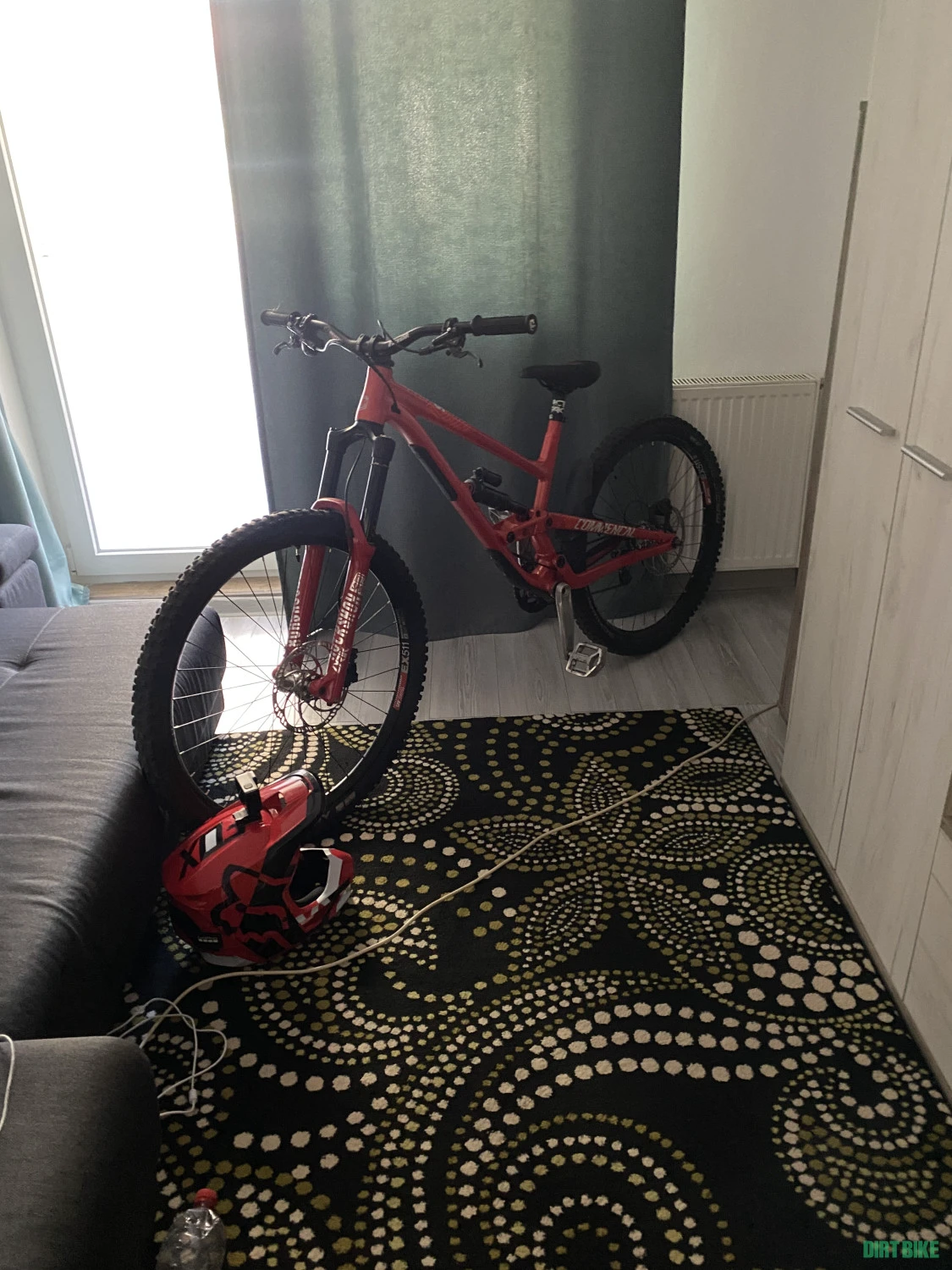 1. Commencal clash 2020 costum