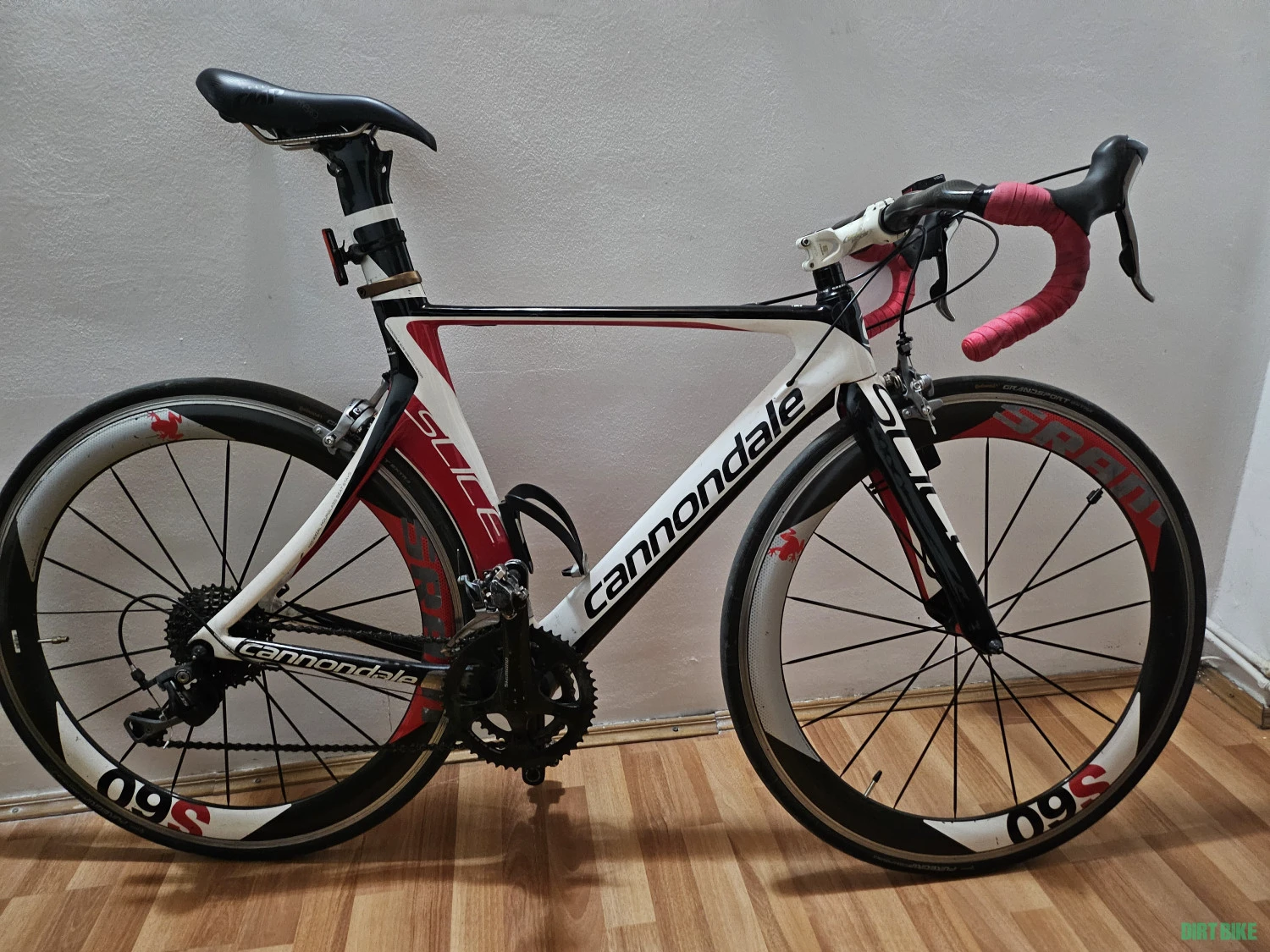 7. De vanzare cursiera Cannondale