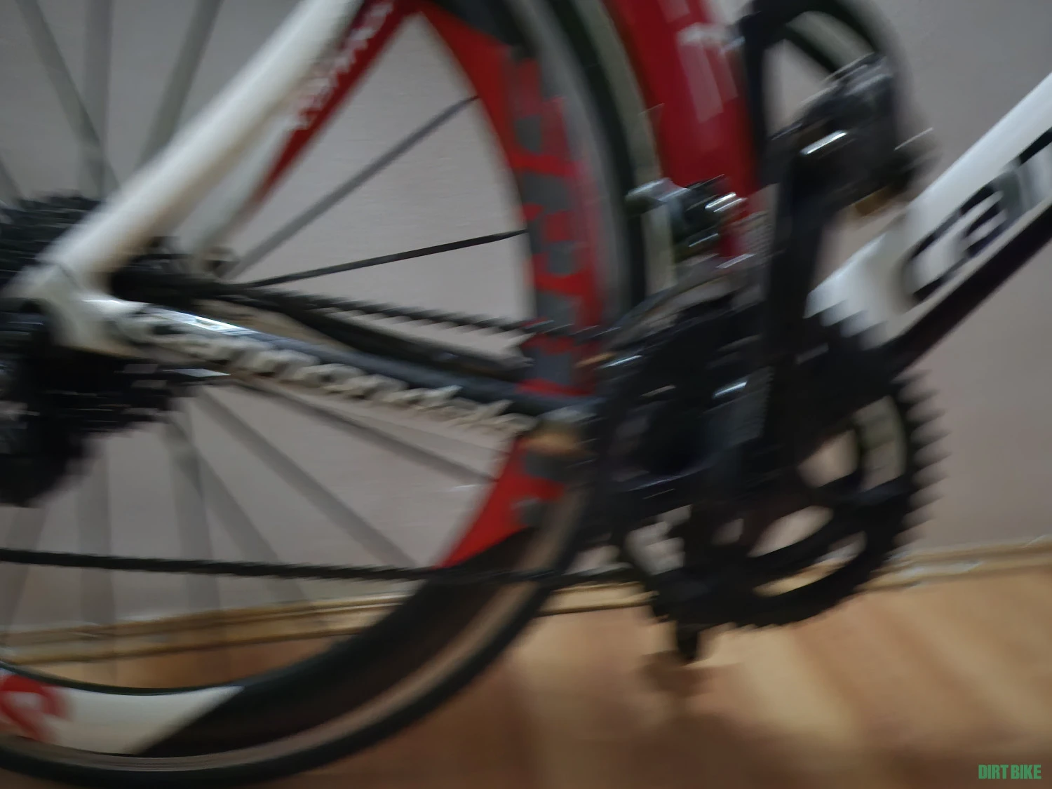 1. De vanzare cursiera Cannondale