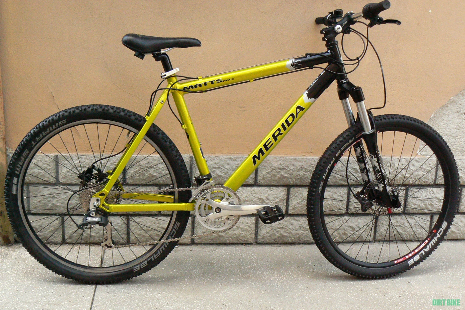 1. Bicicleta mountain bike Merida