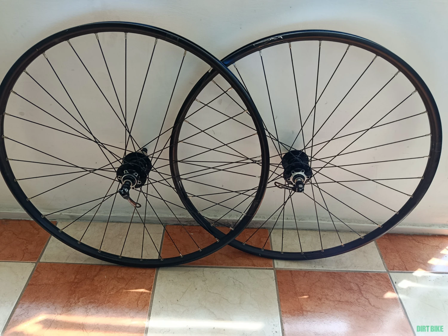 1. Roti 700c 29er WTB sx19 Novatec