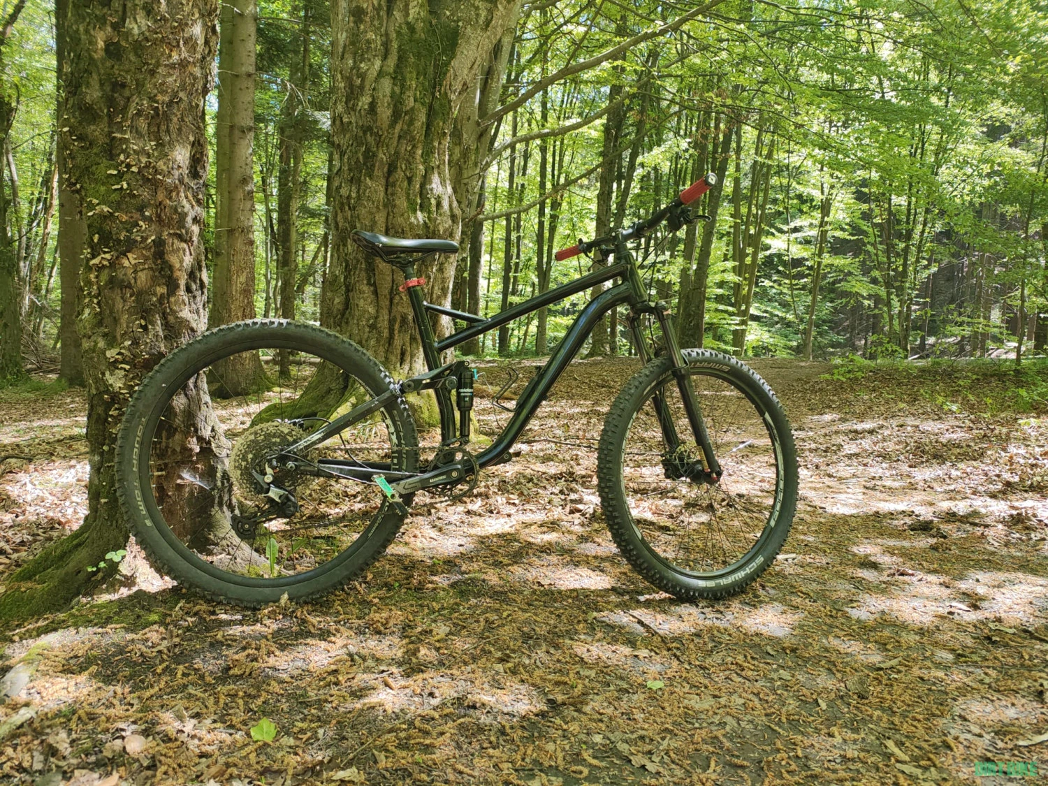 1. Bicicleta ghost Kato FS 27.5