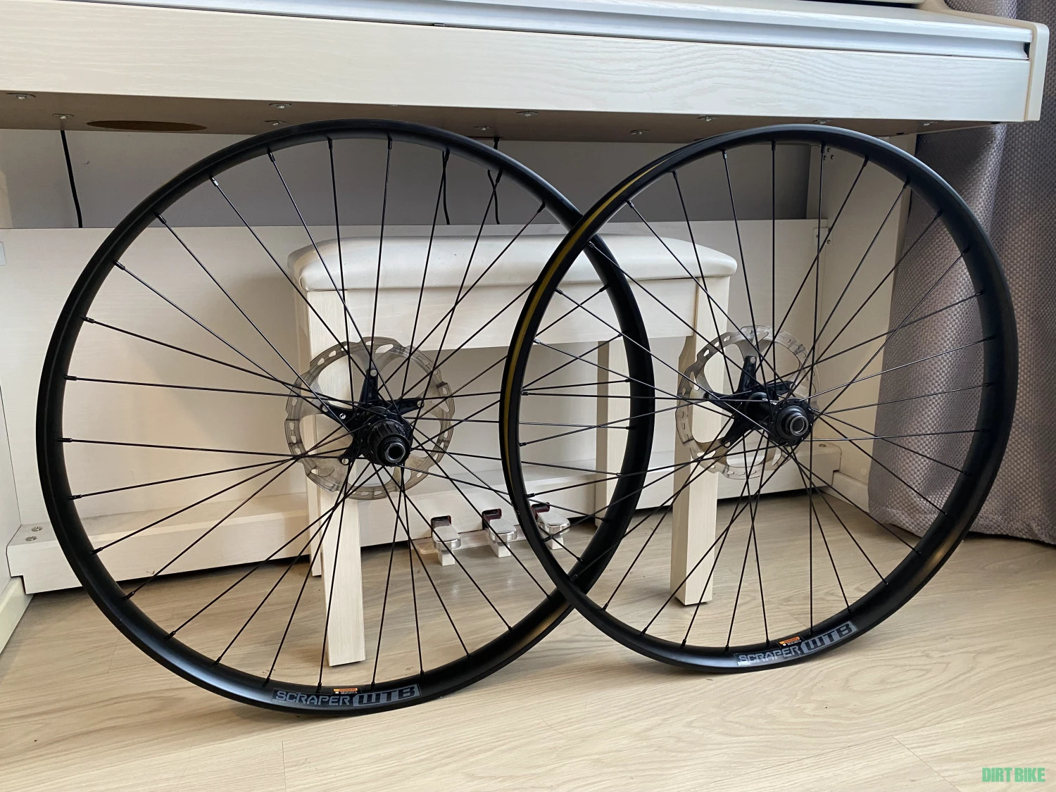 1. Set roti MTB E-Bike WTB Scraper tubeless 40mm 27.5" Boost