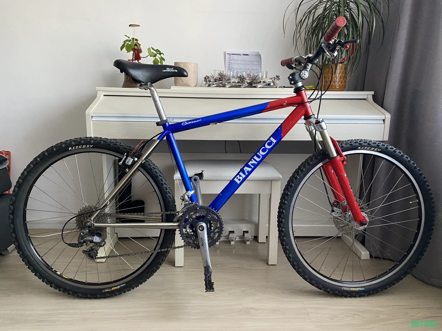 1. Bicicleta Bianucci cu cadru M vintage stantat Ritchey