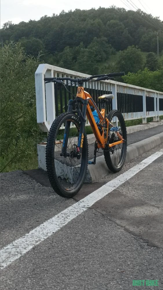 1. Mondraker factor rr 2018
