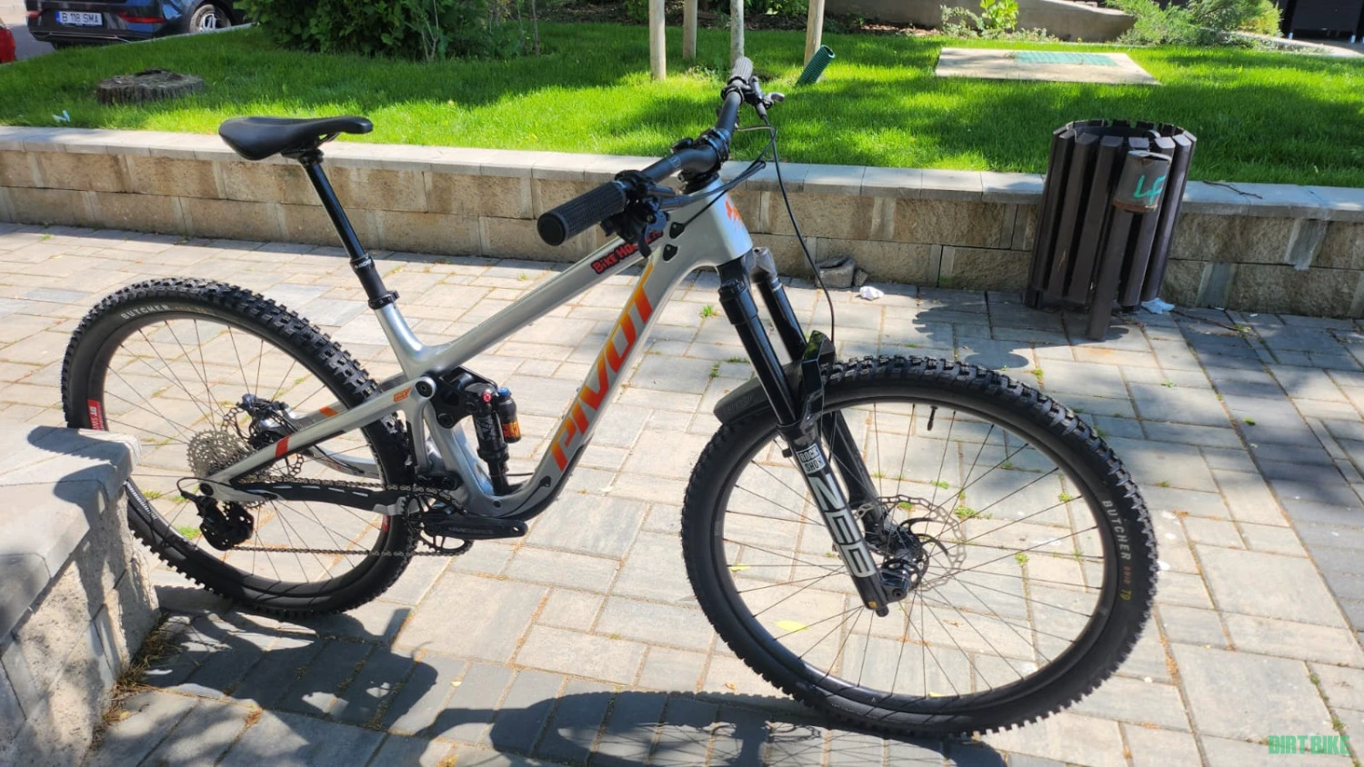 1. Bicicleta Pivot Firebird Carbon 29" marimea Medium
