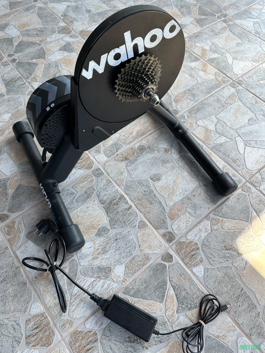 1. Vand HOme Trainer Wahoo Kickr Core a