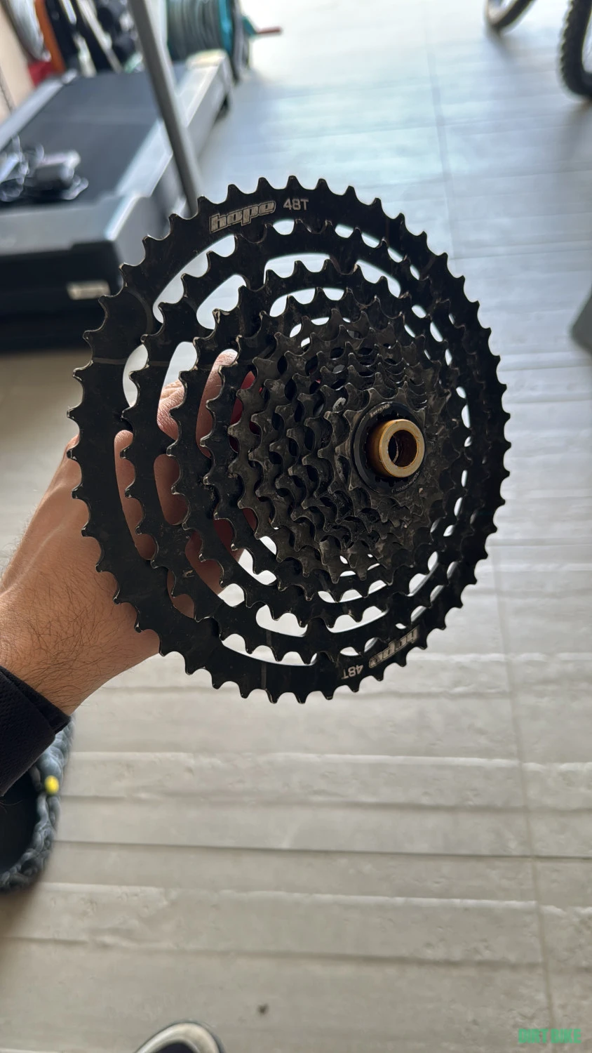 1. Pinioane Hope Tech 10-48T