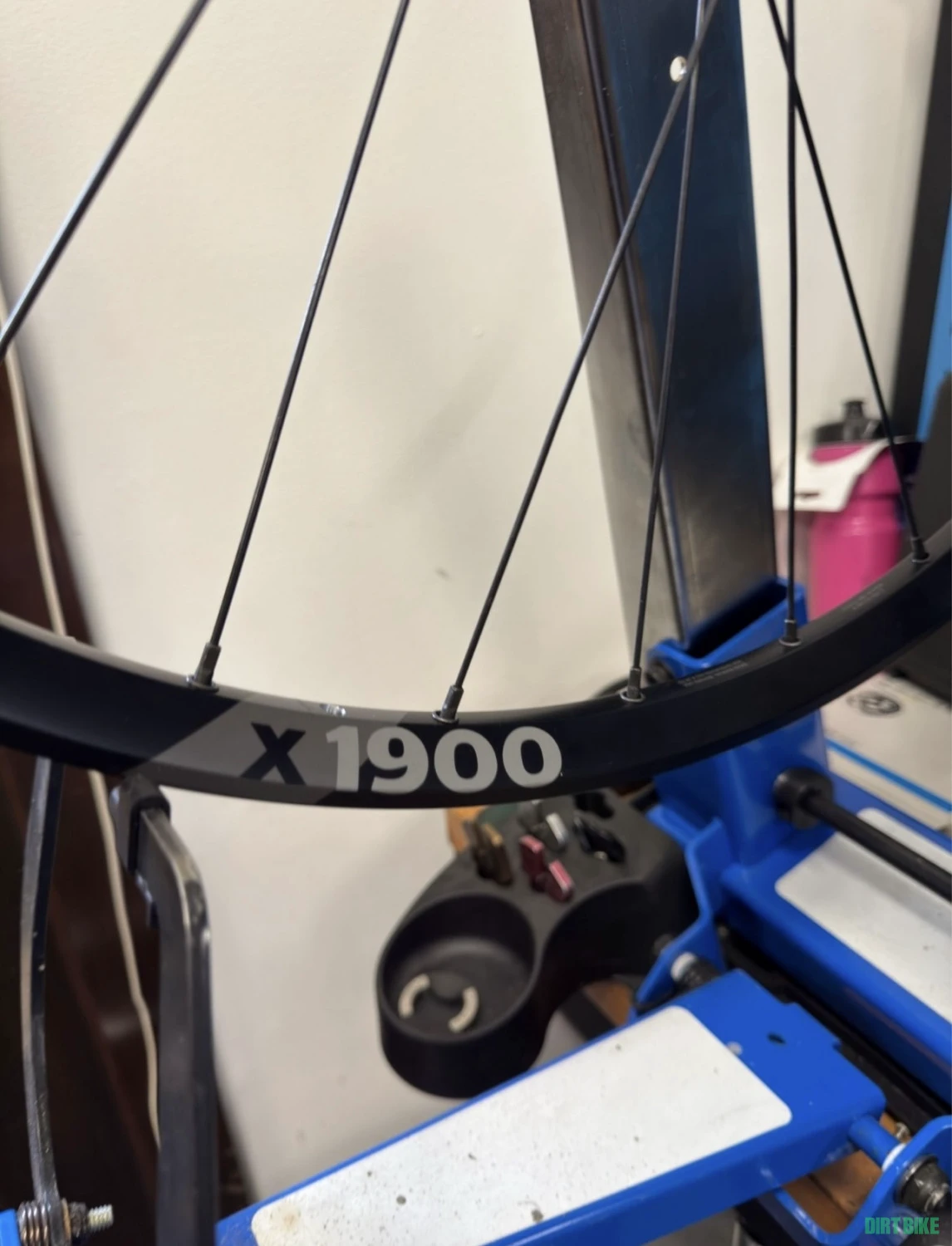 1. Roata Spate DTSwiss X1900, Janta si spitele sunt noi noute, nefolosite
