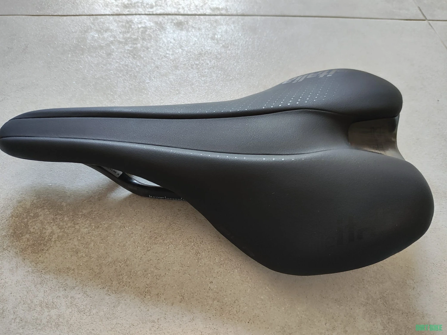 1. Sa Selle Italia SLR carbon - noua
