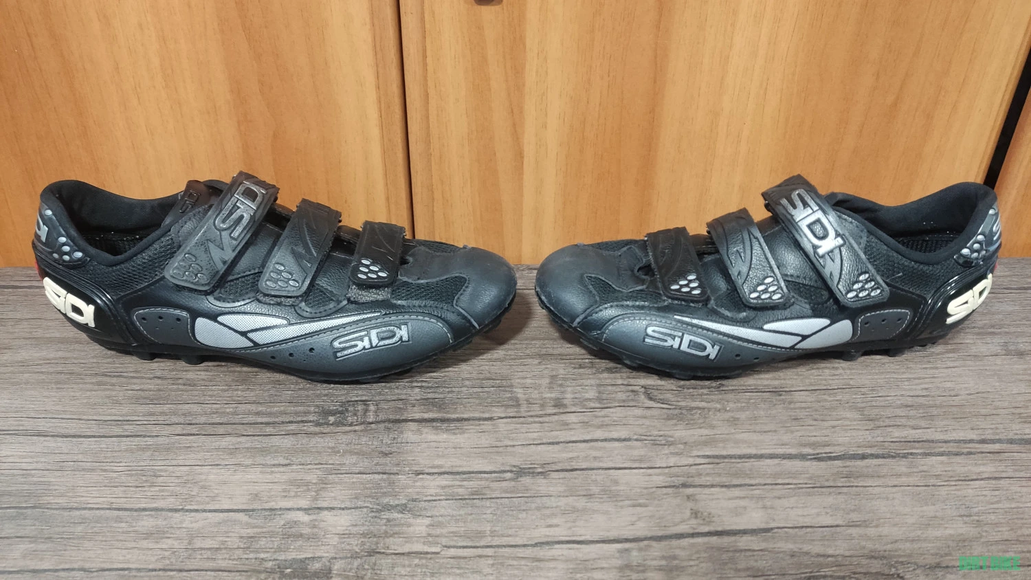 1. Pantofi ciclism MTB Sidi marimea 44 cu placute SPD