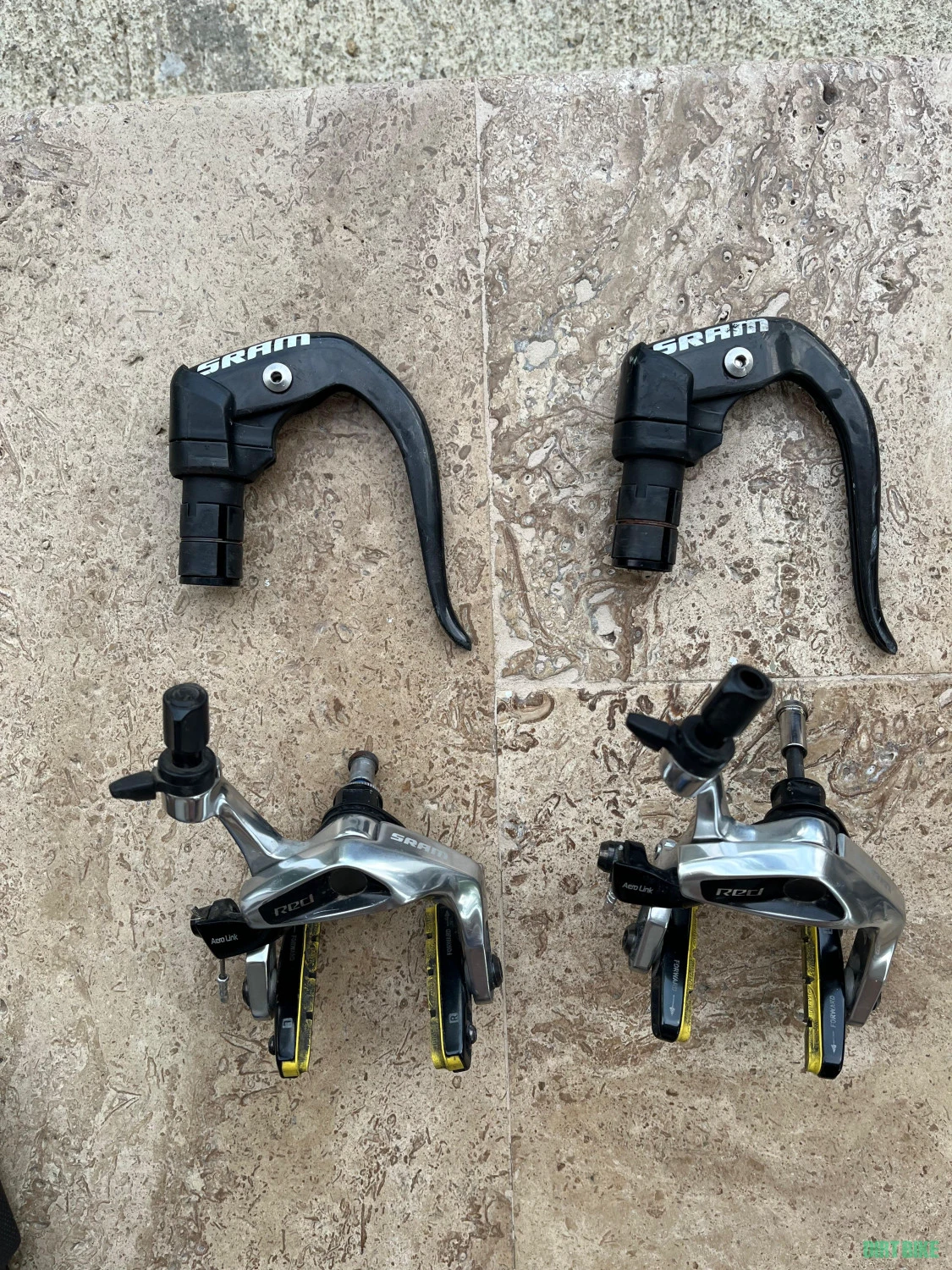 2. Vand set complet de frane SRAM RED impreuna cu manete pentru ghidon contratimp (aero) din carbon