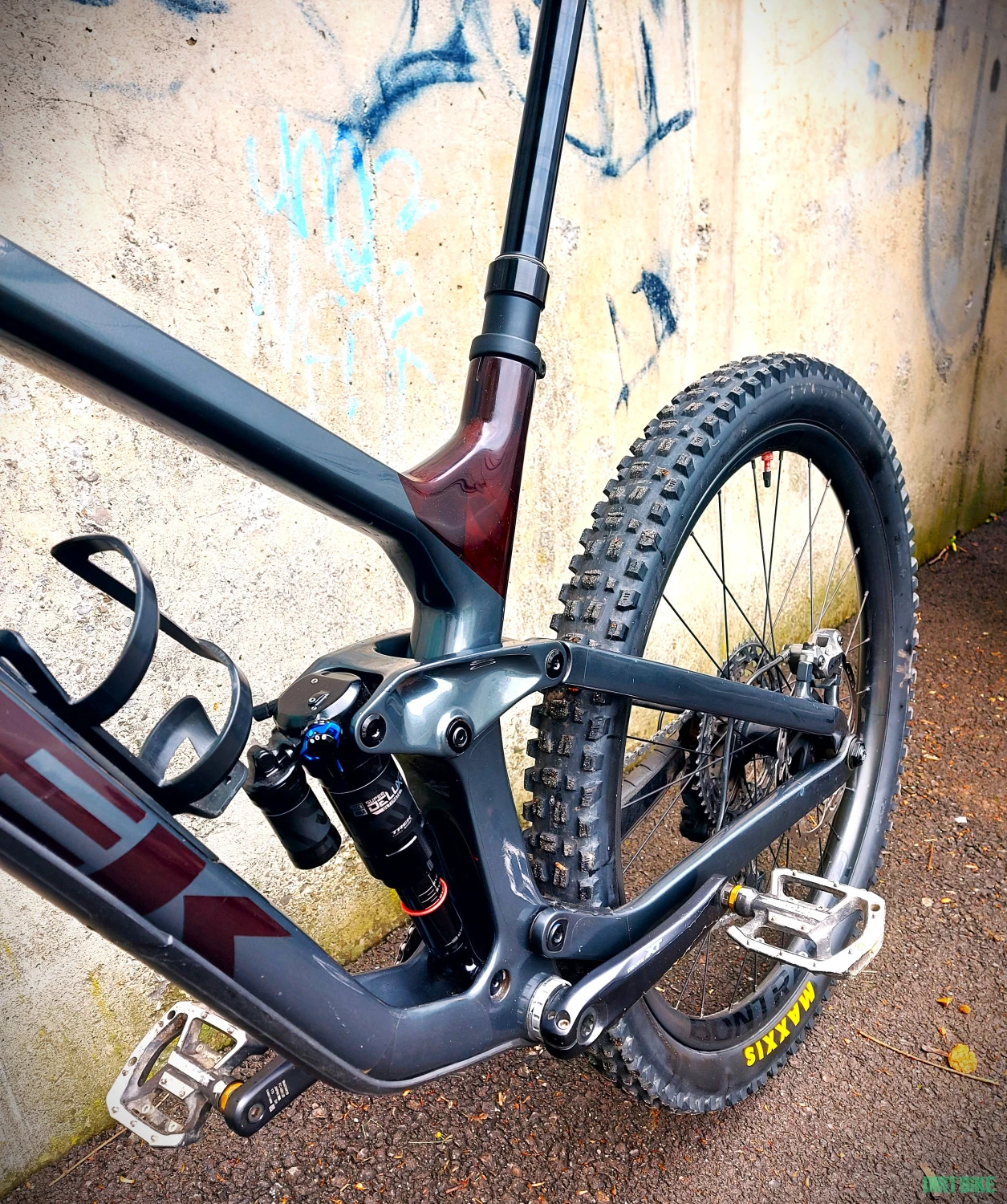 4. Trek Slash 9.8 Full Carbon