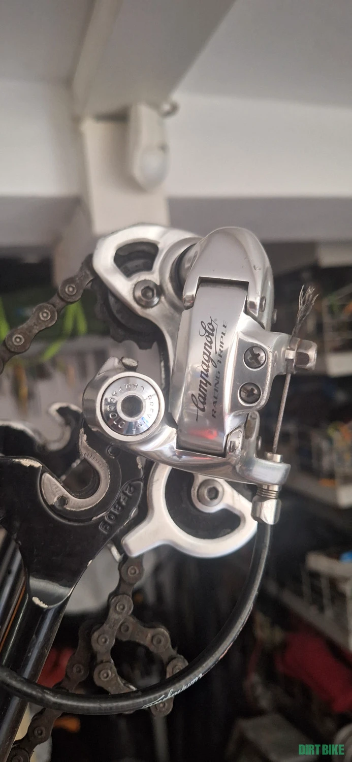 1. Grup set transmisie Campagnolo racing triple