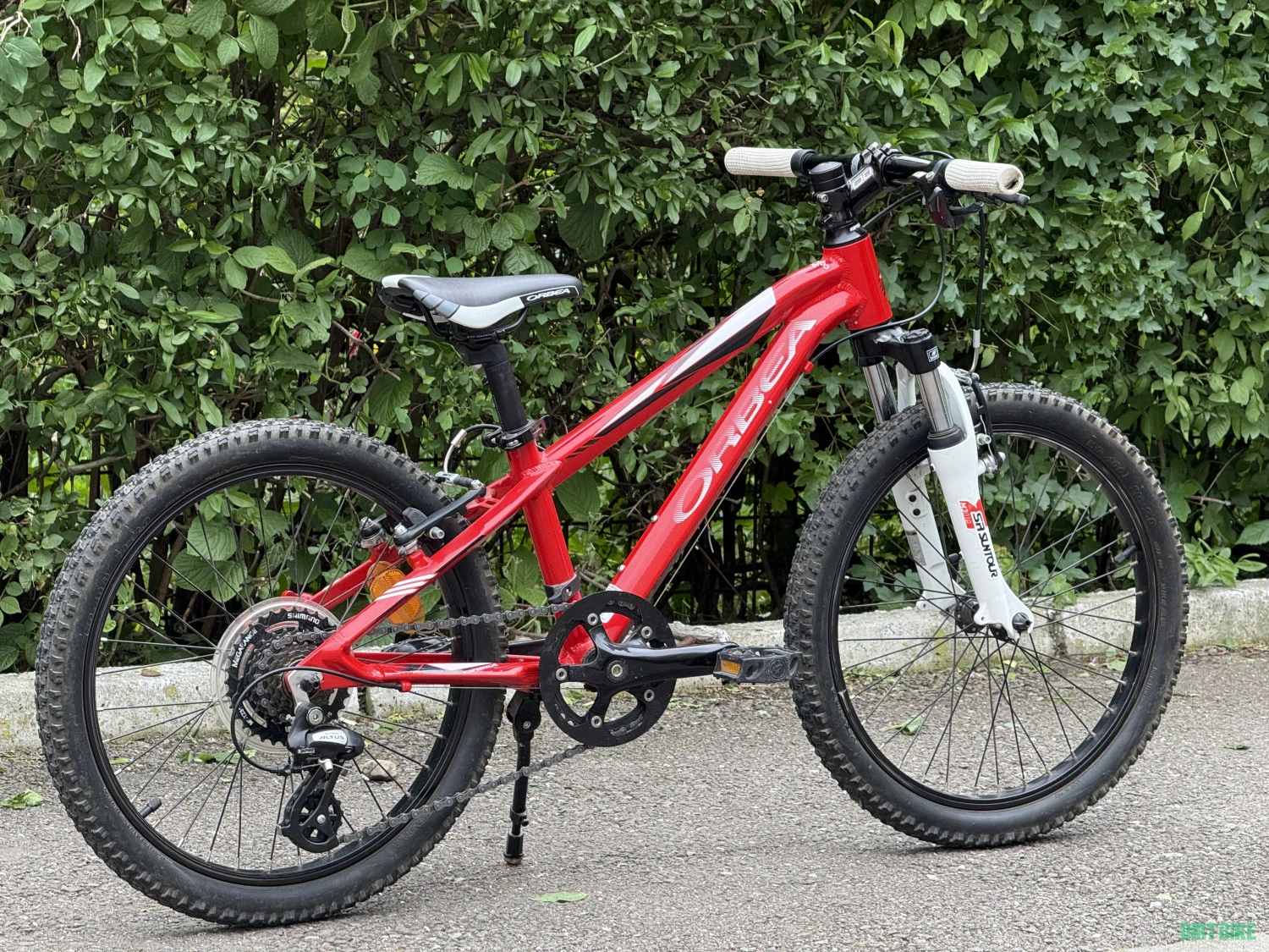 1. Orbea MX 20 XC cu roti de 20