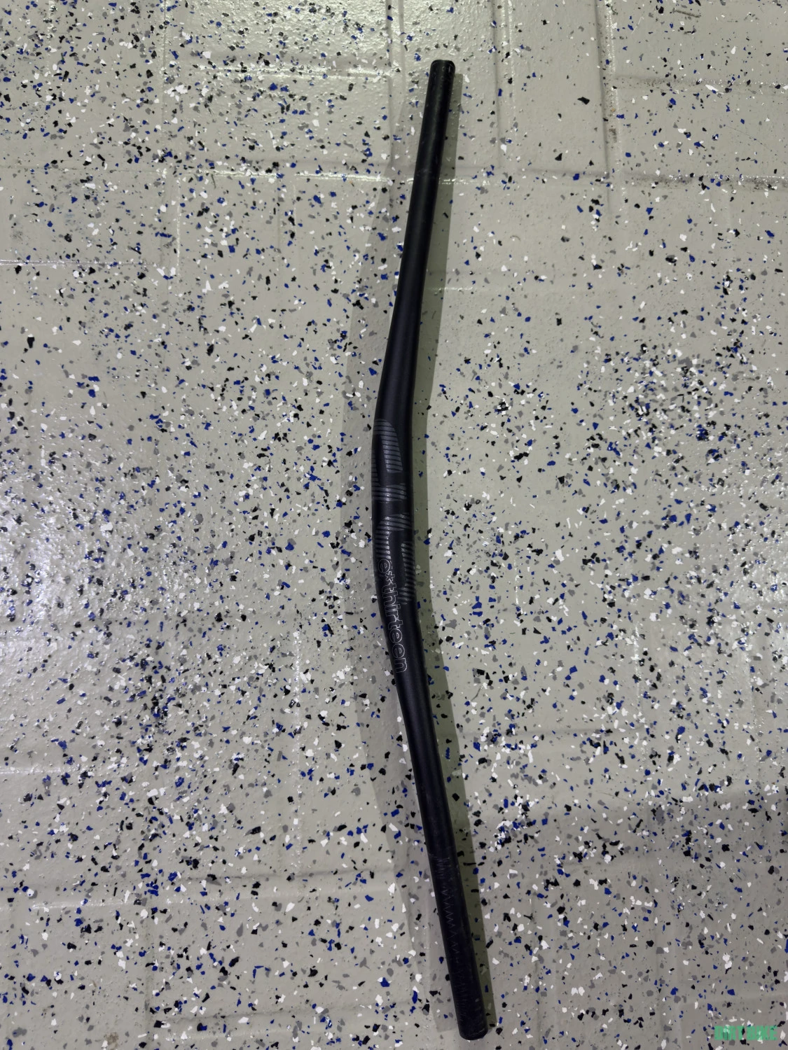 1. Ghidon e*thirteen Plus Handlebar folosit cu urme normale de uzura.