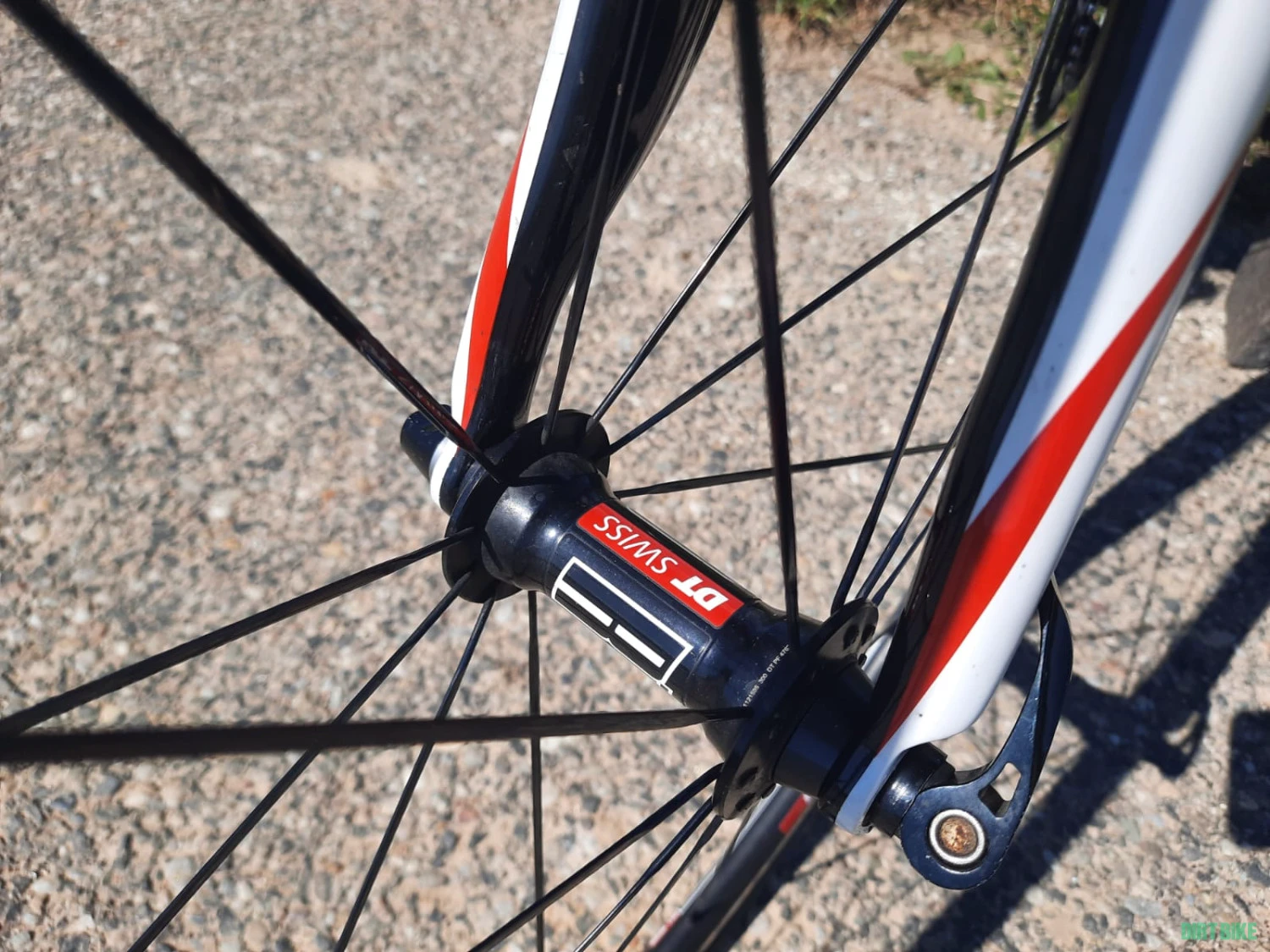 5. Cursiera Pinarello FP2 Onda 24HM12K, Carbon, Campagnolo, DT Swiss, 8kg