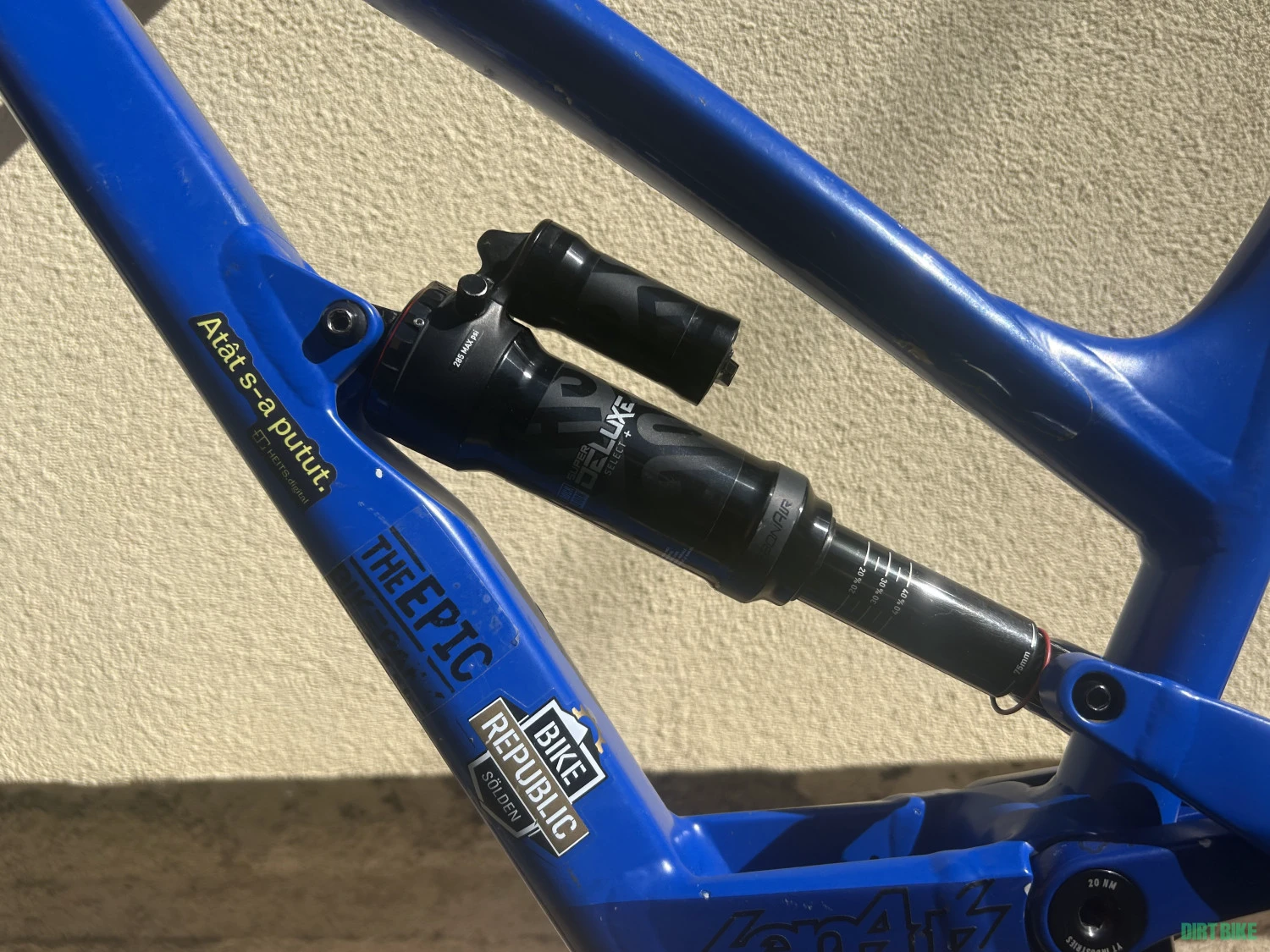 1. Bicicleta YT CAPRA