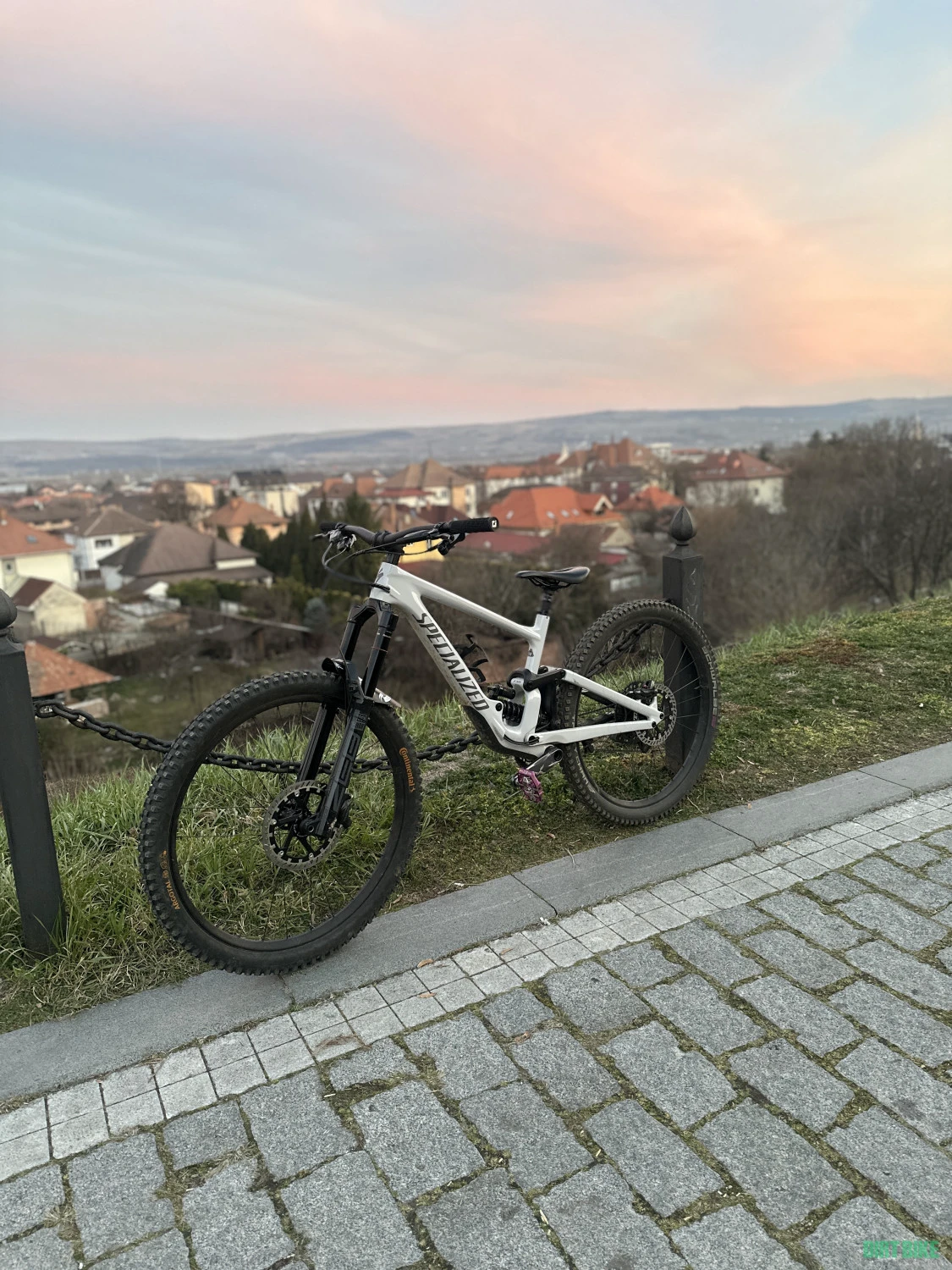 1. Specialized enduro 2023 cu garantie