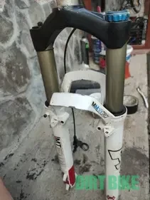 1. Furca MTB Magura MM100XC DEFECTA
