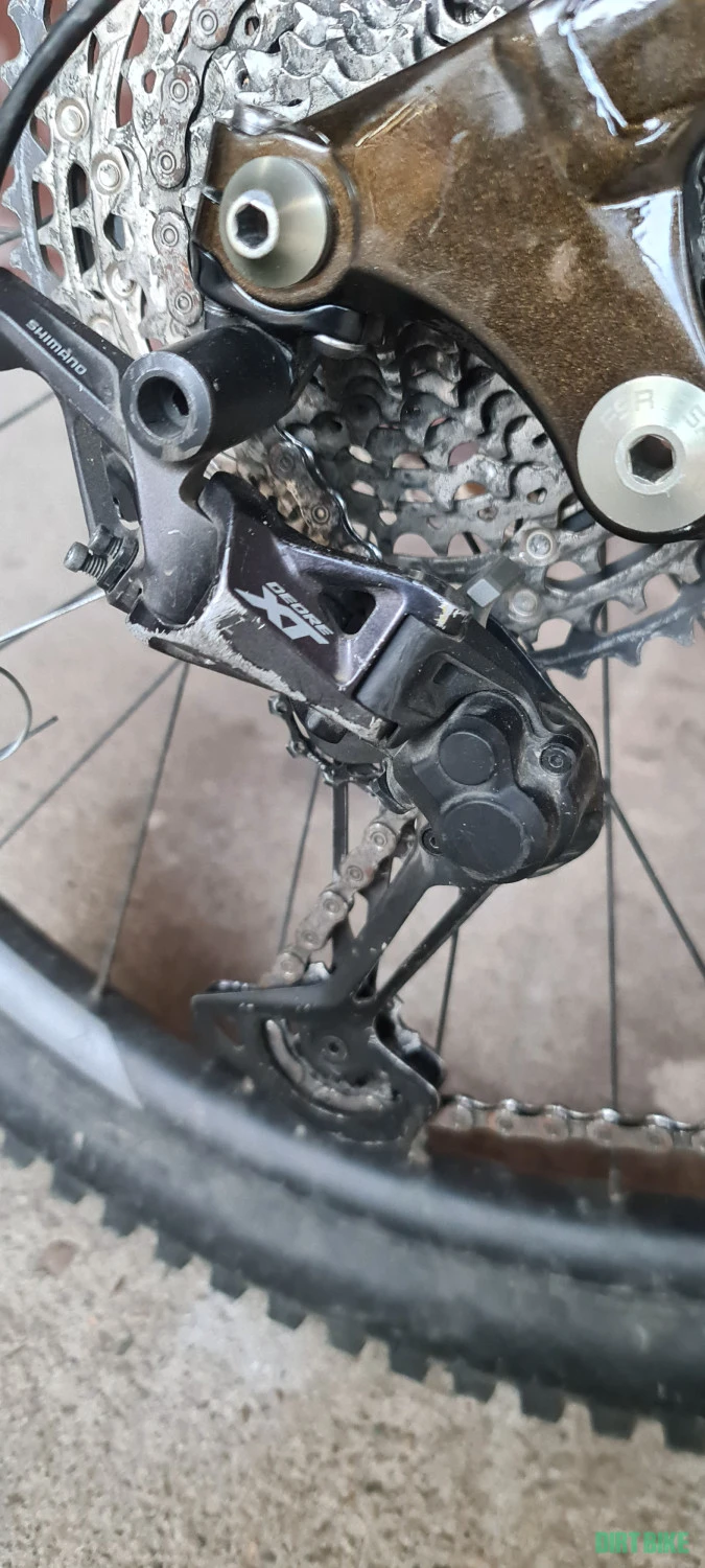 2. Schimbător Shimano xt shadownPlus