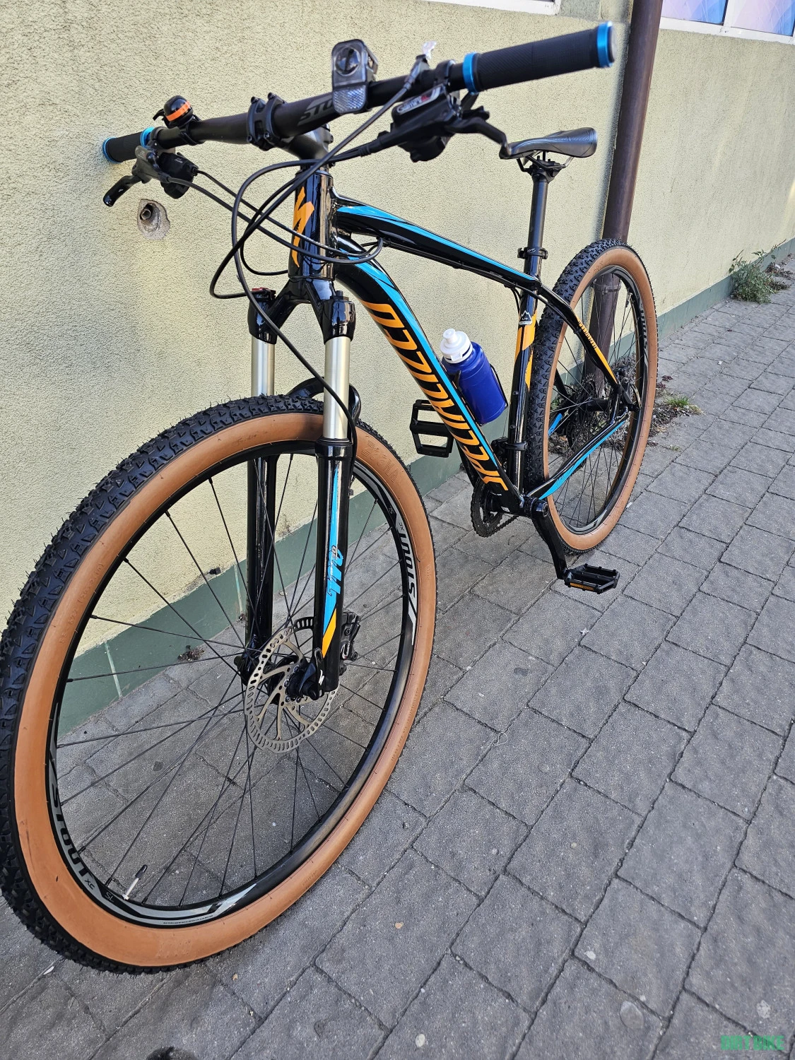 2. Bicicleta 29" inchi specialized