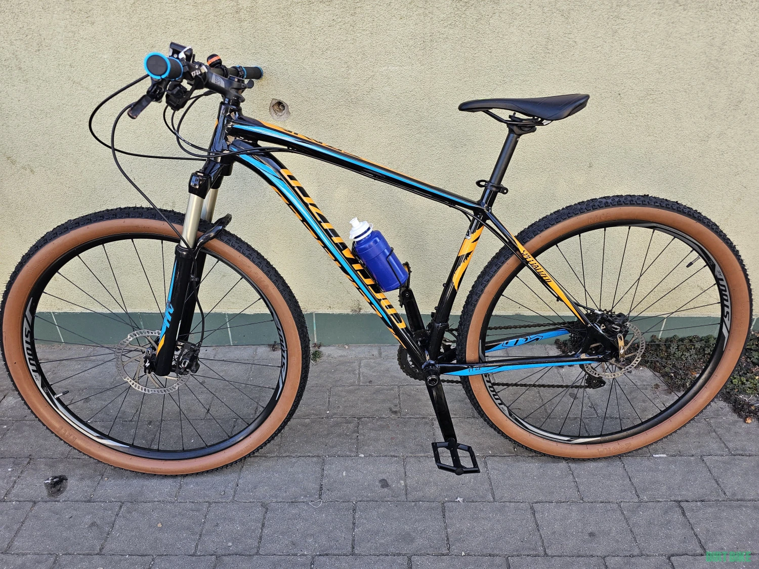 6. Bicicleta 29" inchi specialized