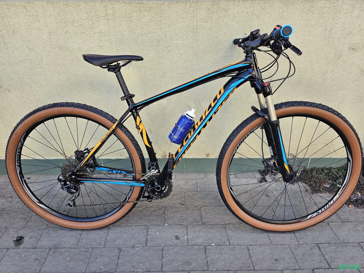 5. Bicicleta 29" inchi specialized