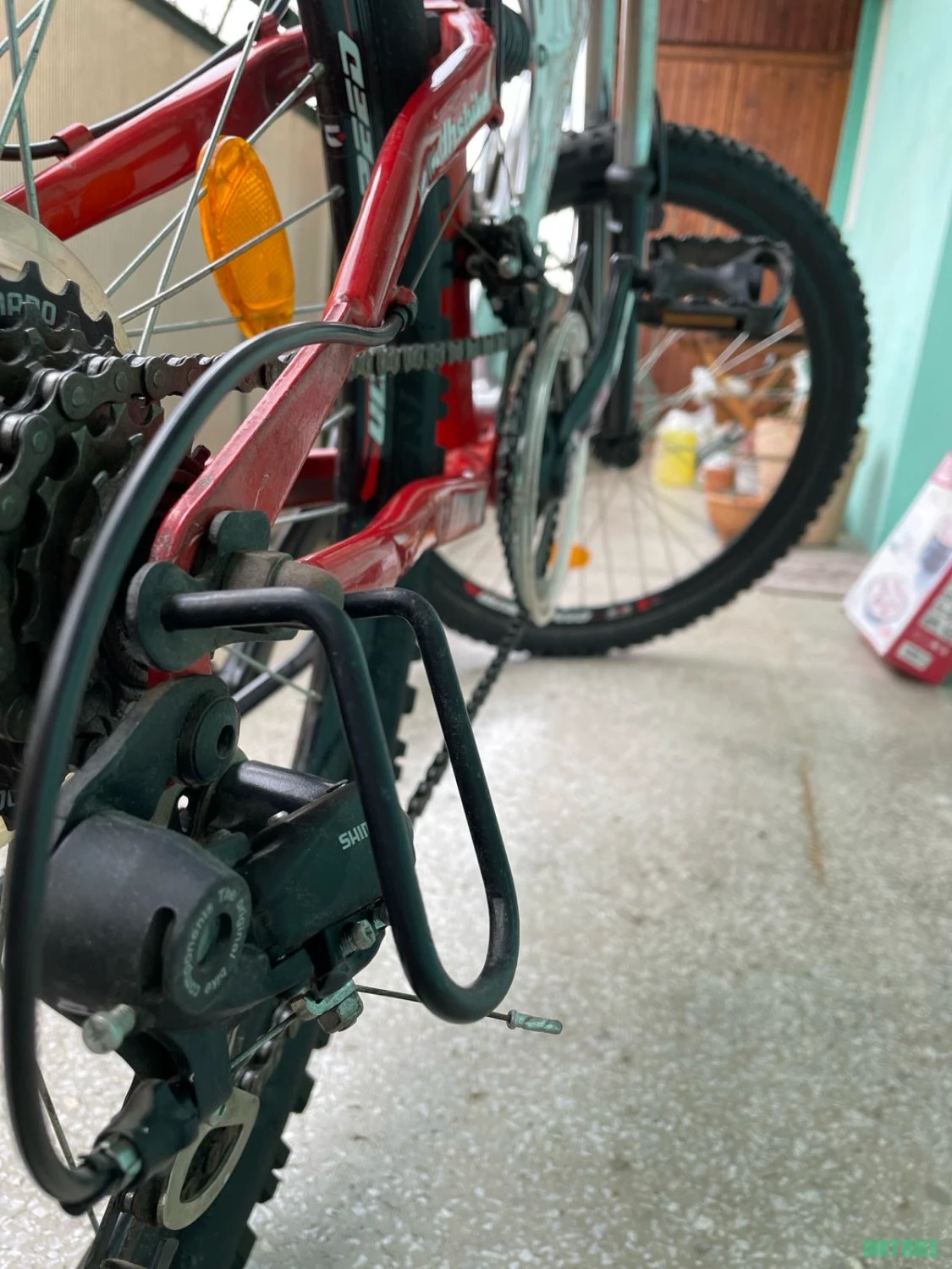 6. Bicicleta dh