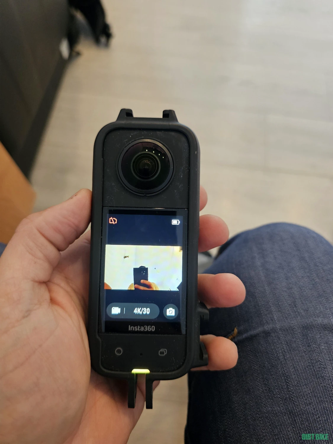 1. Insta 360 X3 cu husa si carcasa