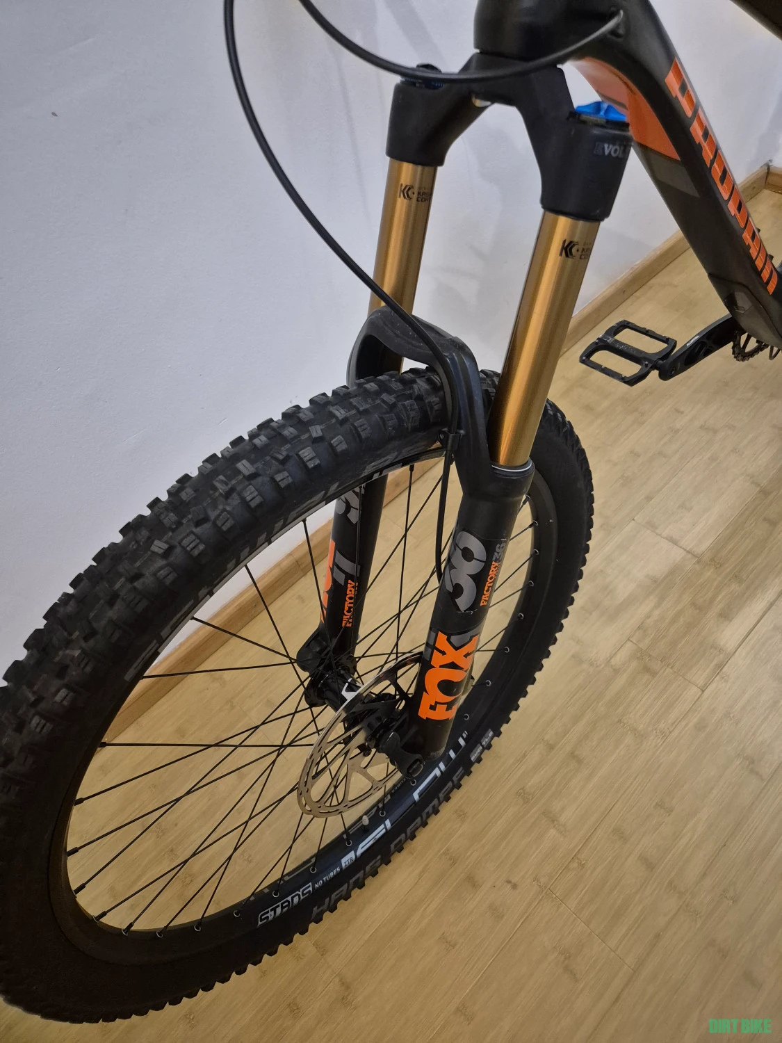 1. Propain Tyee Carbon-full Kashima