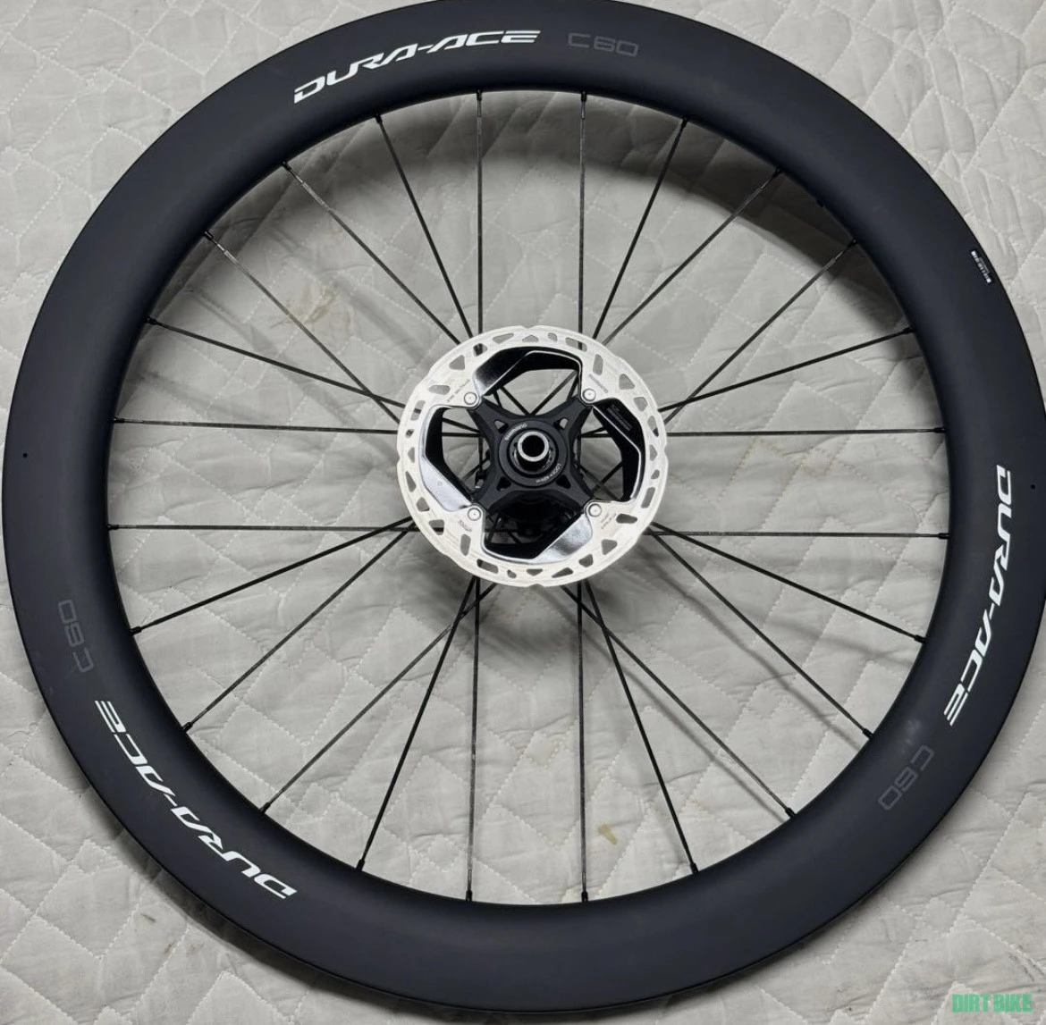 2. Roți carbon Disc NOI Shimano Dura-Ace 9270 C60 Tubeless Ready