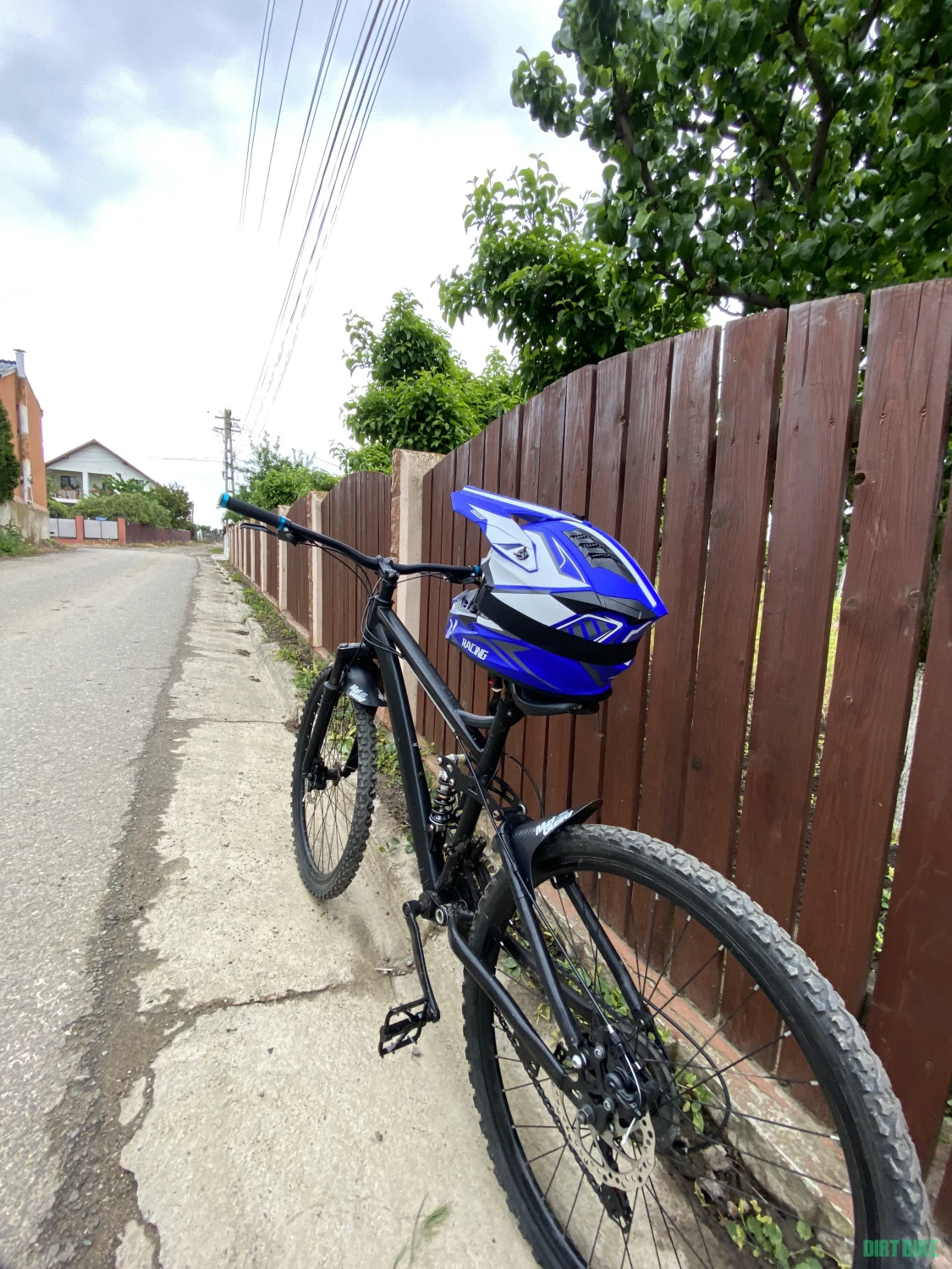 1. Vând mtb custom
