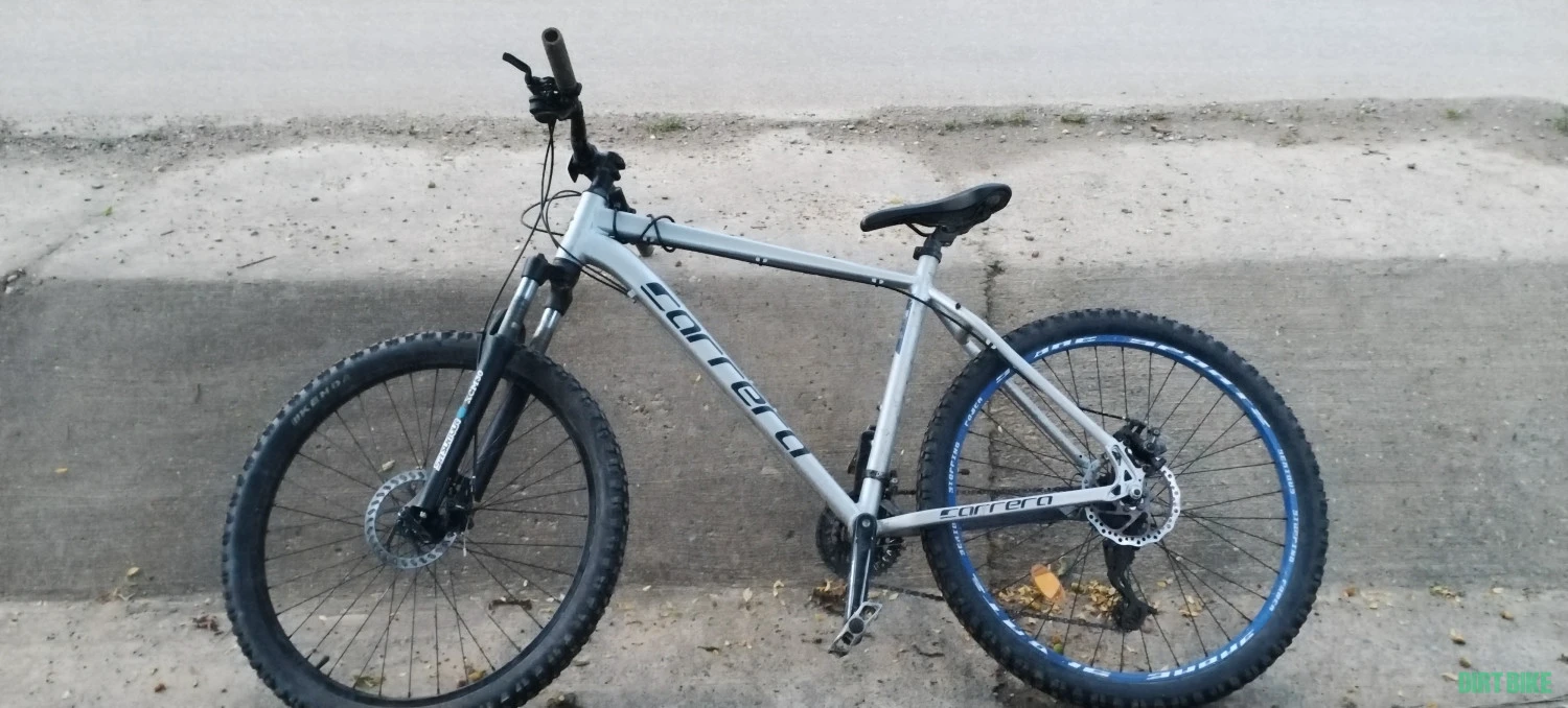 1. Vând bicicleta carrera perfect funcționala