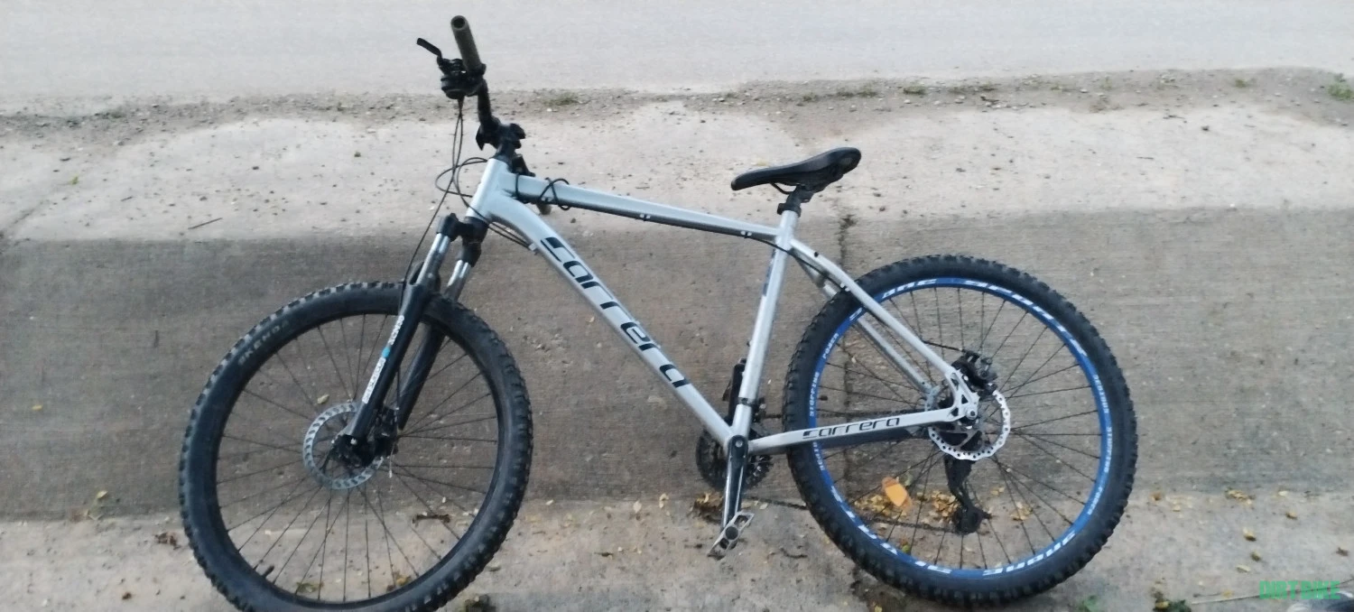 2. Vând bicicleta carrera perfect funcționala