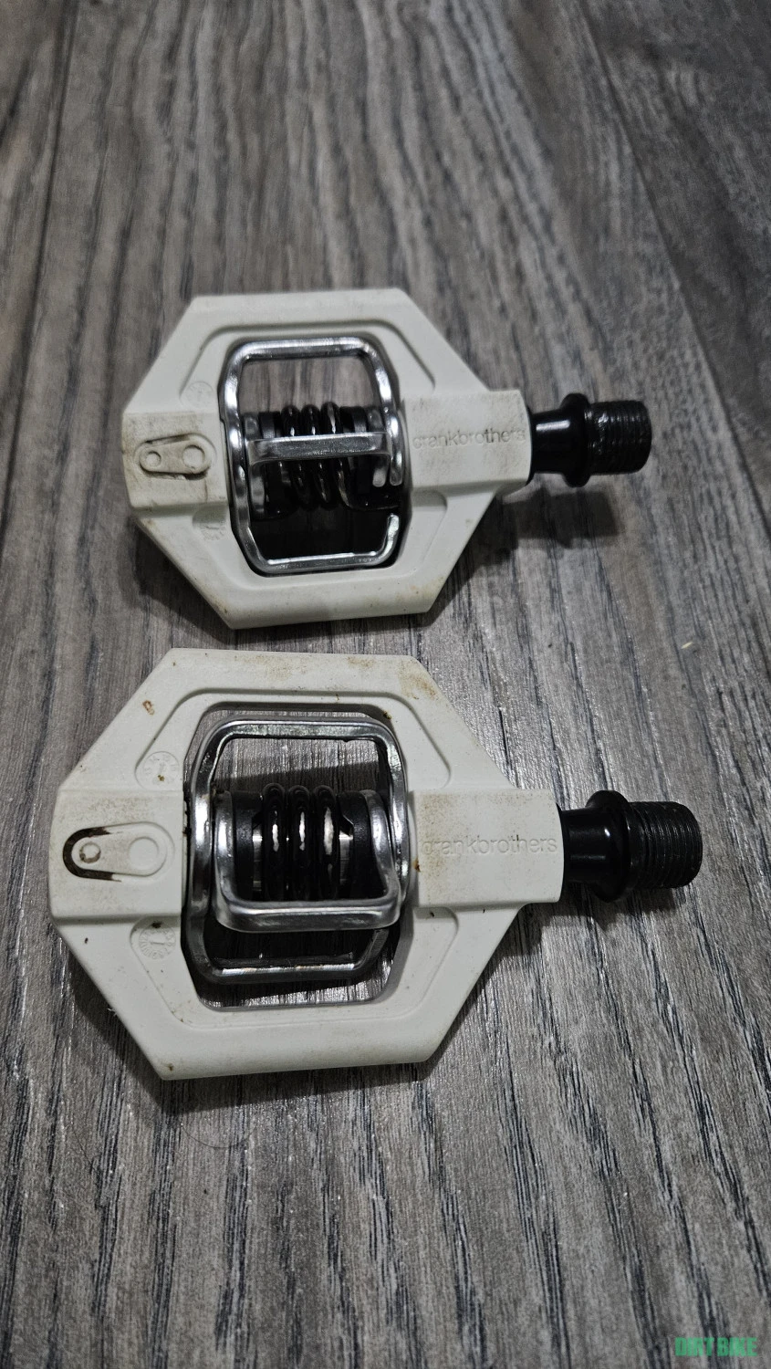 3. Pedale Crankbrothers Candy 1 Albe