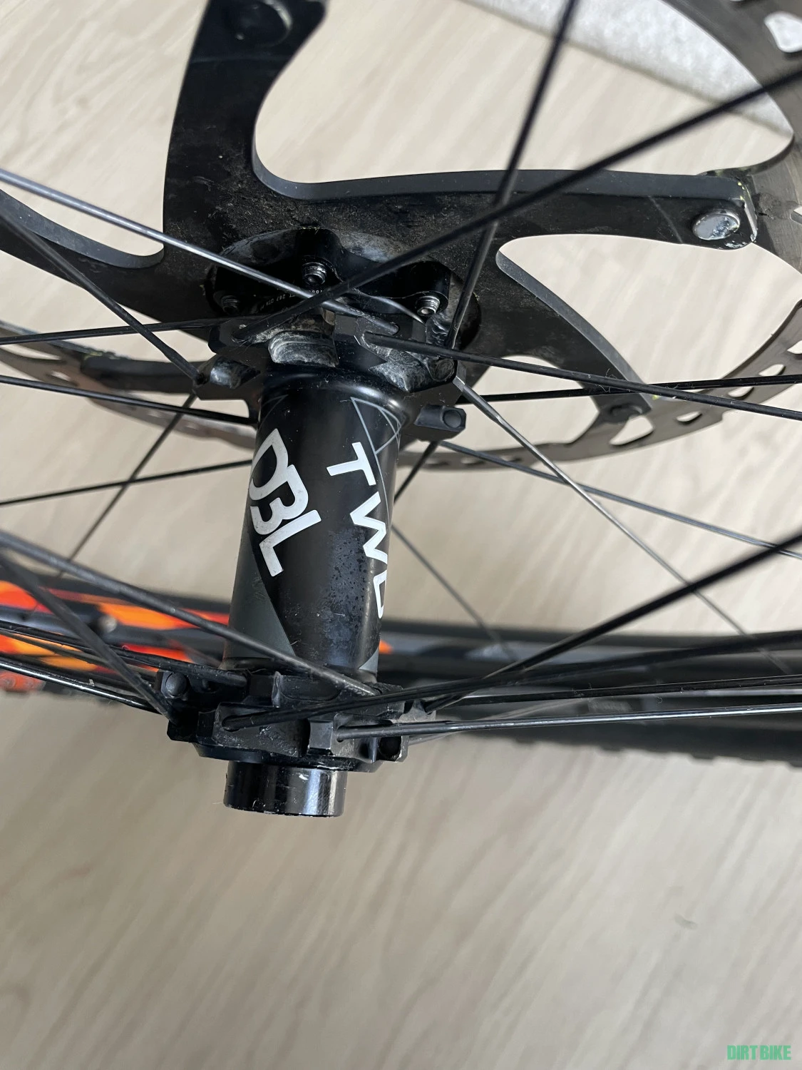 5. Roti carbon Giant trx1
