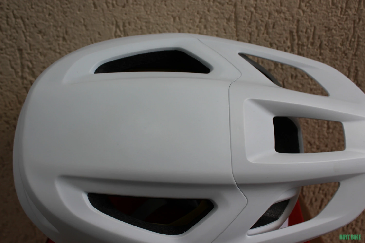 4. Specialized Camber Mips casca MTB - alb - marime M(55-59cm)