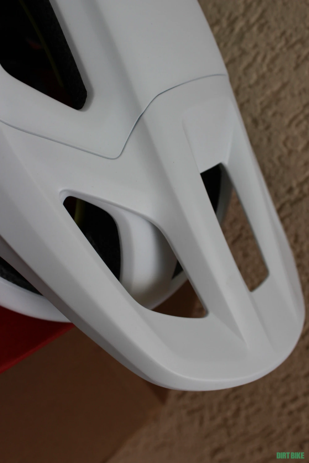 2. Specialized Camber Mips casca MTB - alb - marime M(55-59cm)