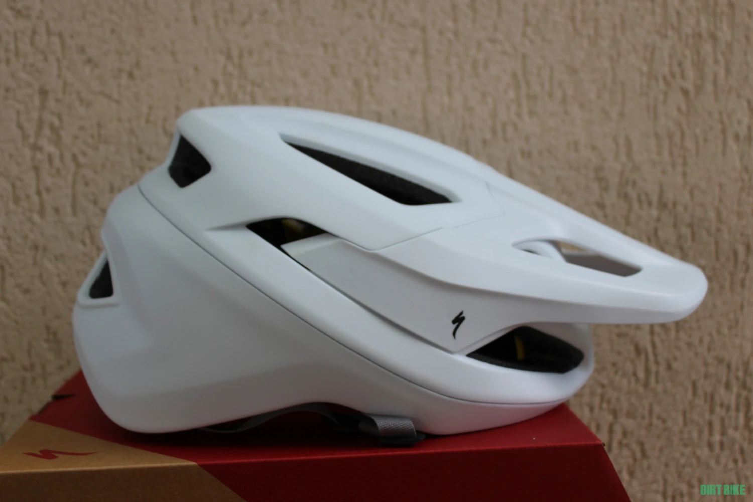1. Specialized Camber Mips casca MTB - alb - marime M(55-59cm)