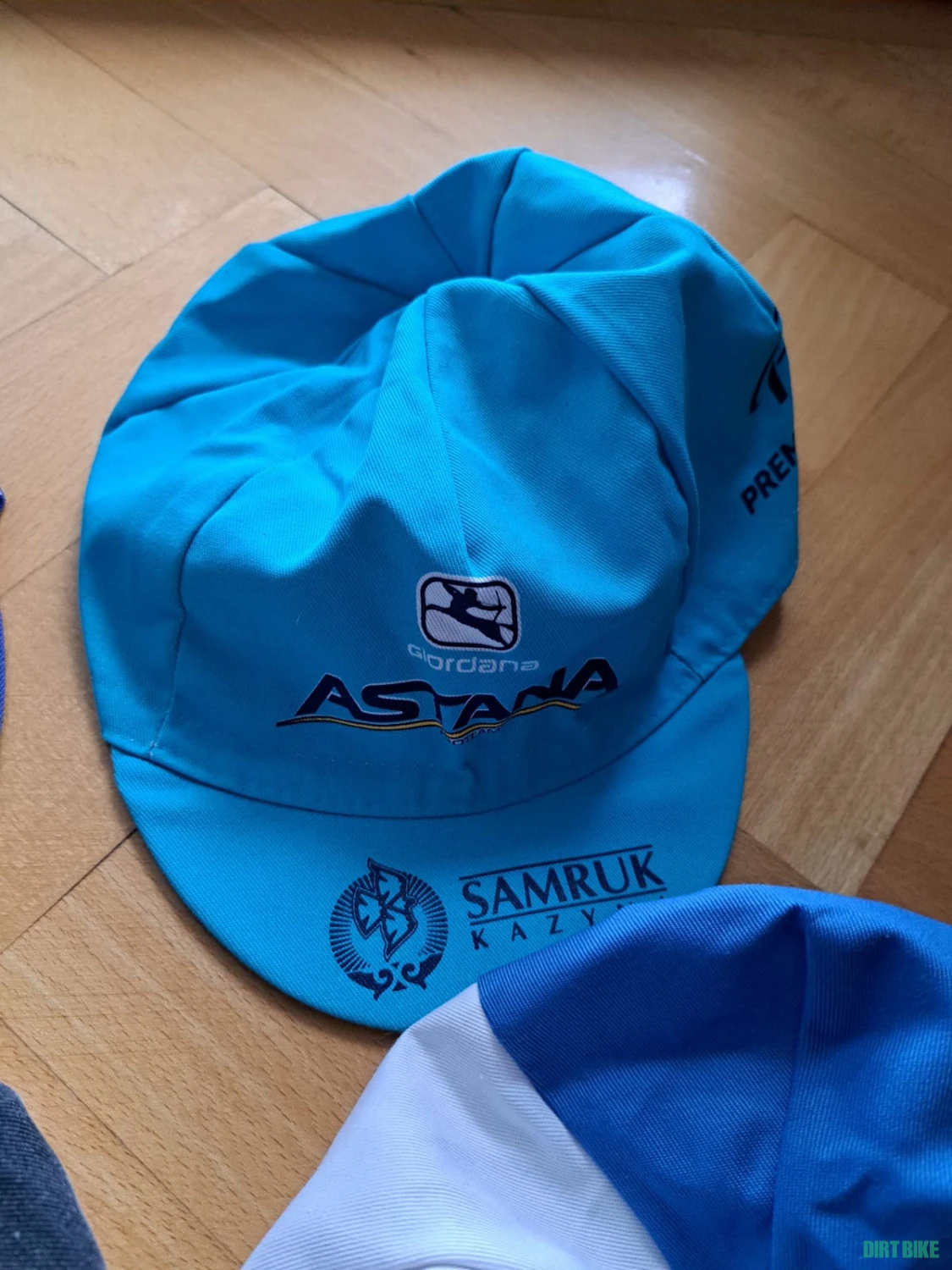 8. Mini colectie de sepci, Bianchi, Trek, Raleigh si altele