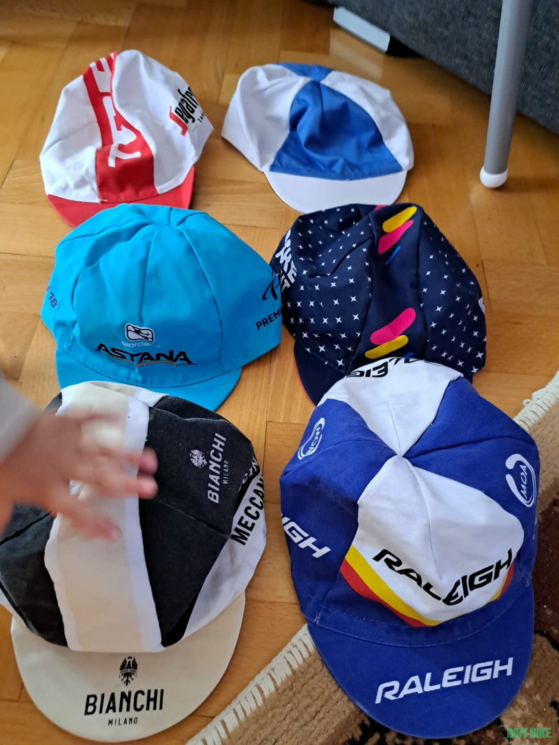 10. Mini colectie de sepci, Bianchi, Trek, Raleigh si altele