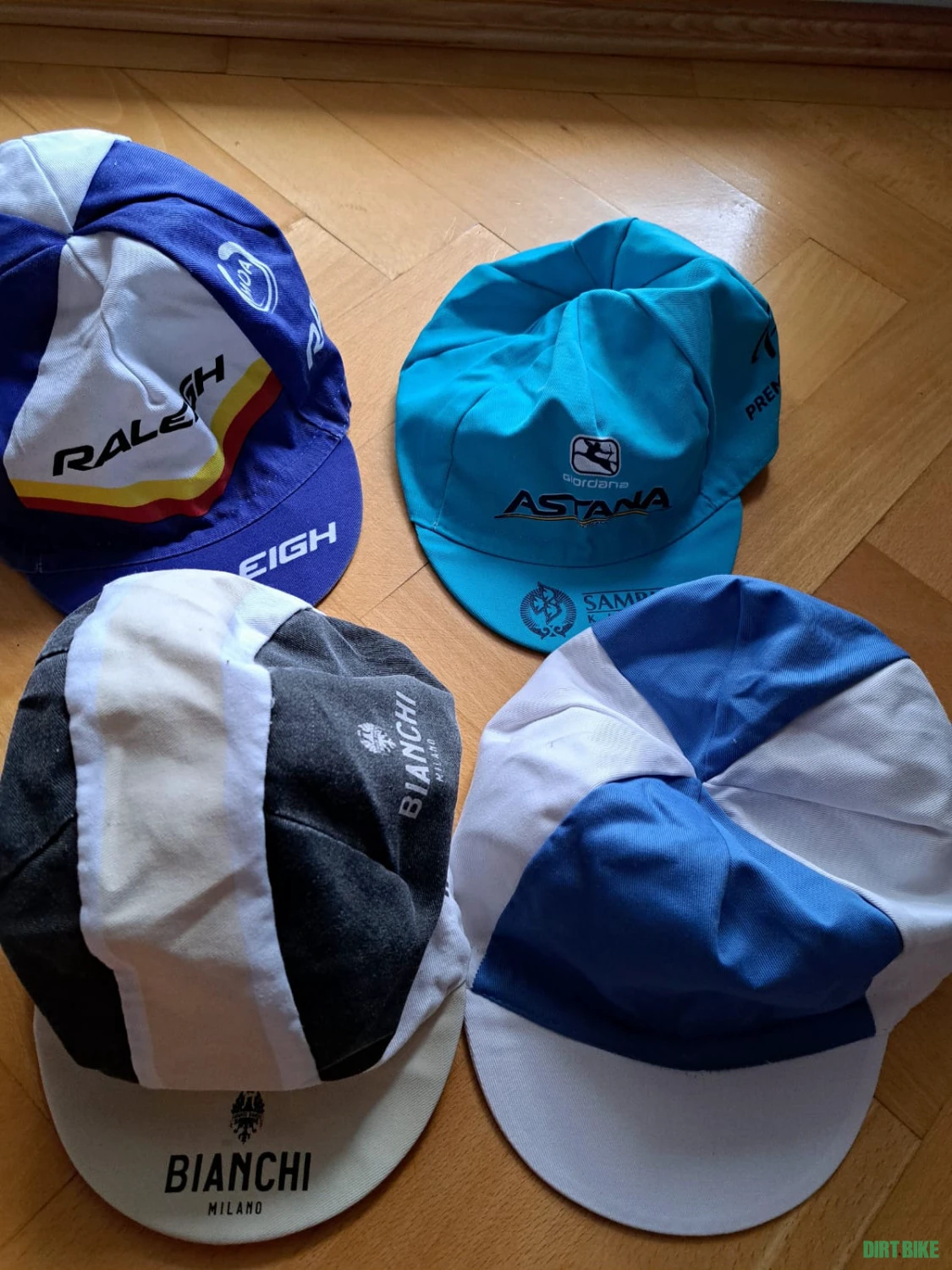 2. Mini colectie de sepci, Bianchi, Trek, Raleigh si altele