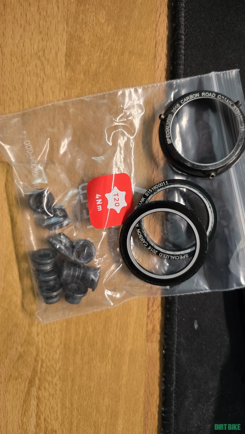 7. Angrenaj Specialized carbon BB30 cu Power Meter Quarq