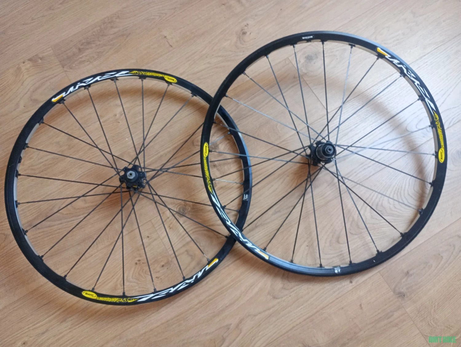 1. Mavic crosstrail 26" tubeless......... reținut