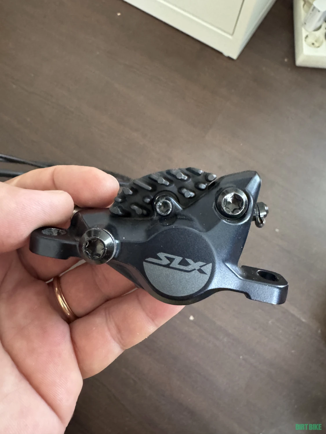 1. Etrier frana Shimano Deore slx m7100