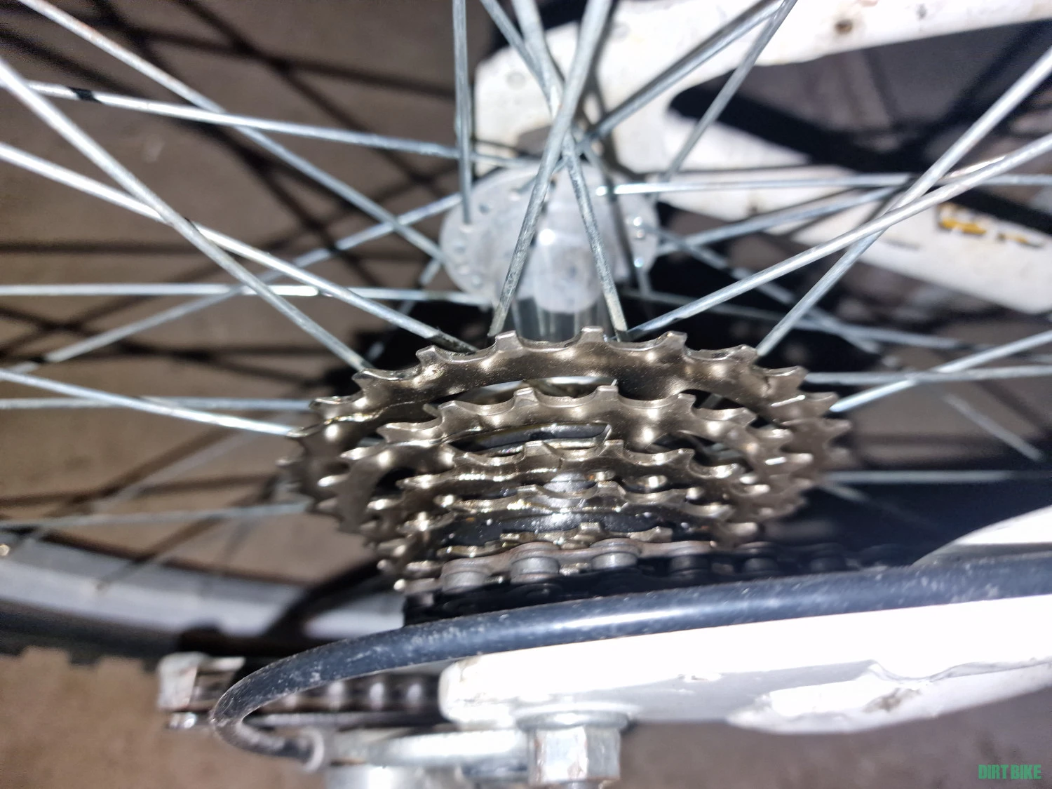 1. Bicicleta de copii