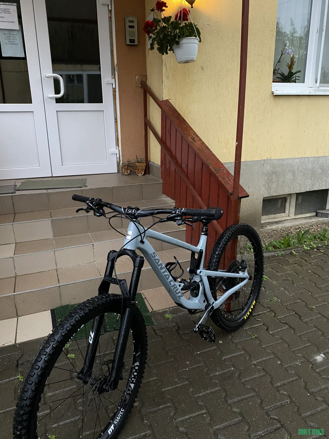 3. Santa Cruz bronson