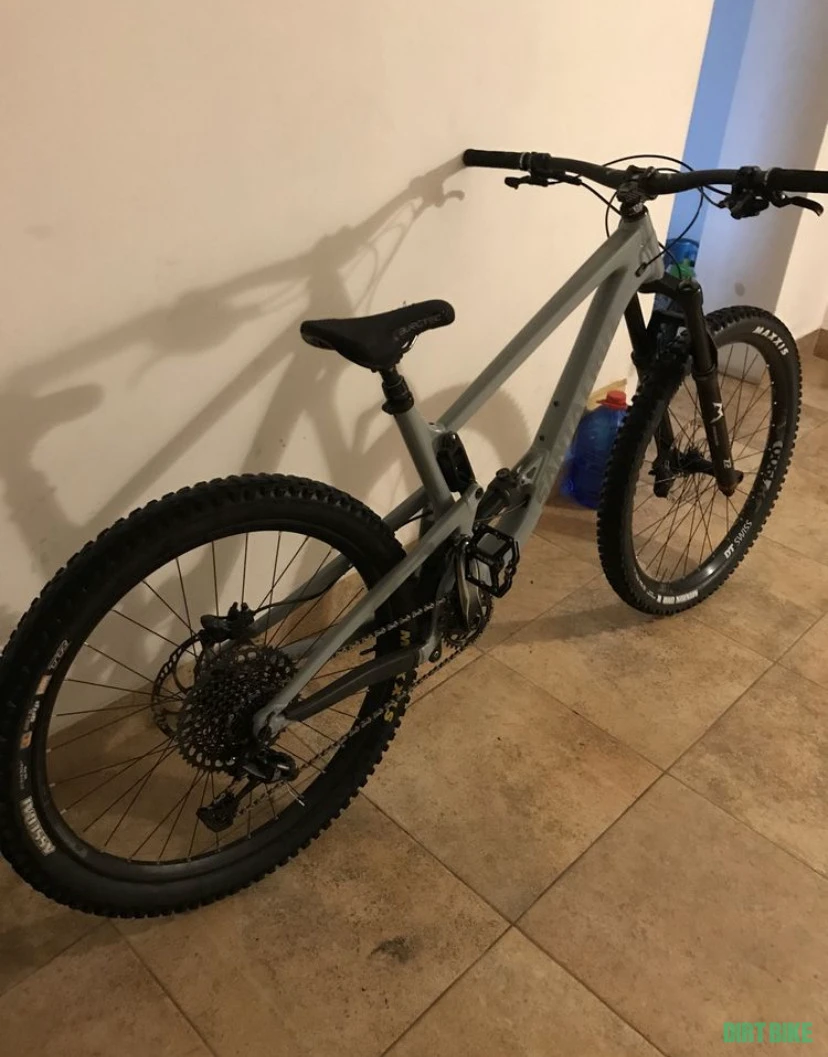 1. Santa Cruz bronson